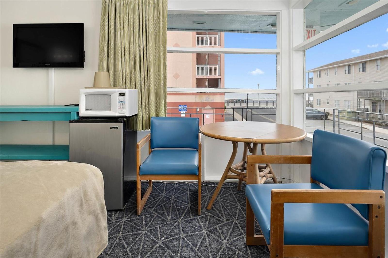 Queen Room Partial Ocean View