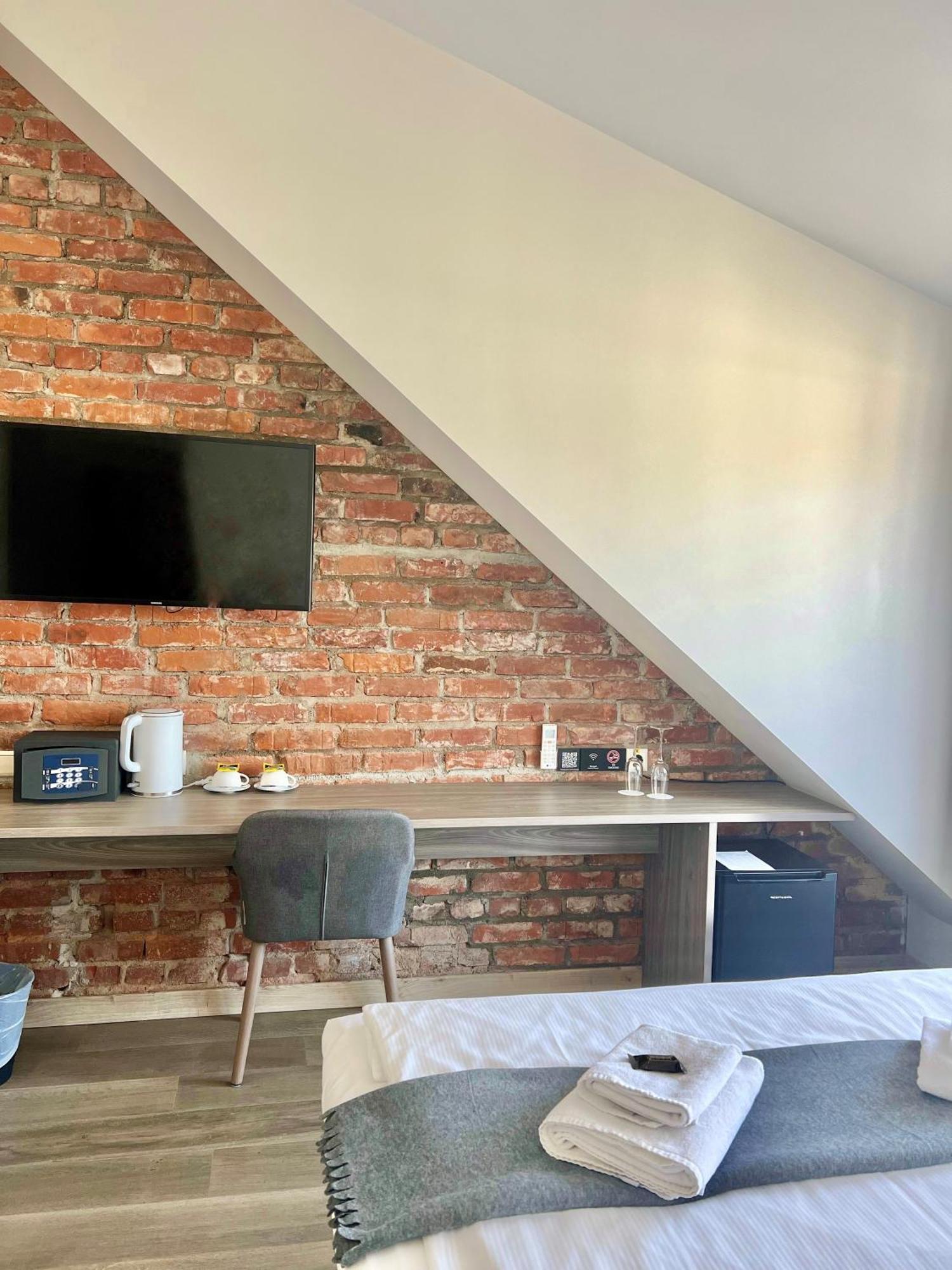 Standard Double or Twin Room Balcony