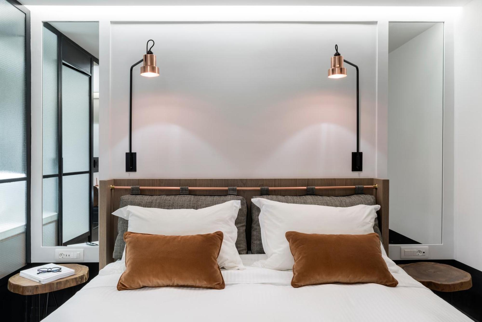 Cosy Double Room Street View