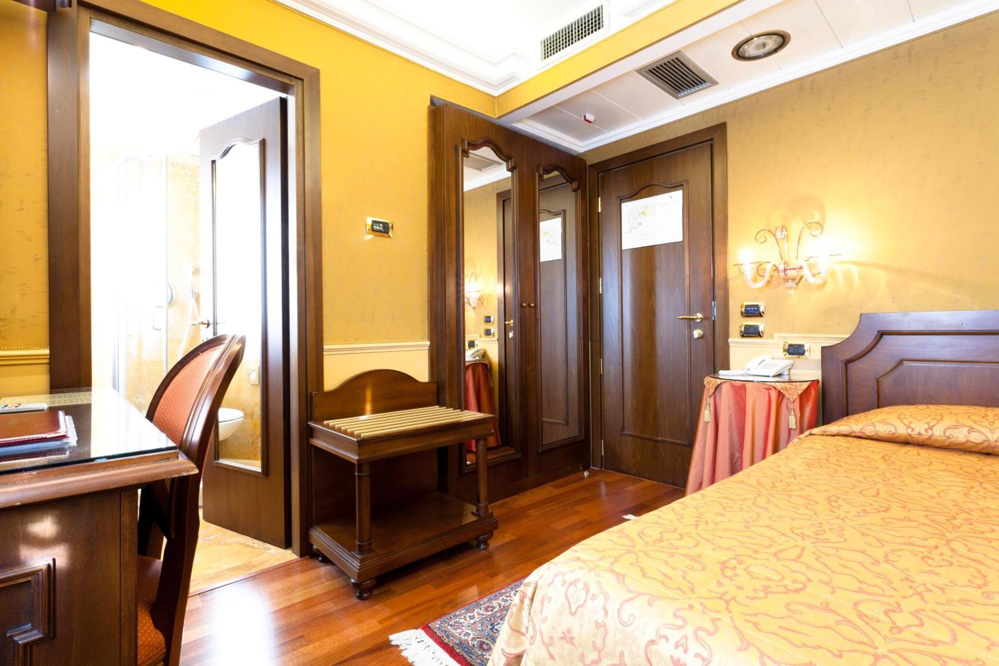 Classic Single Room