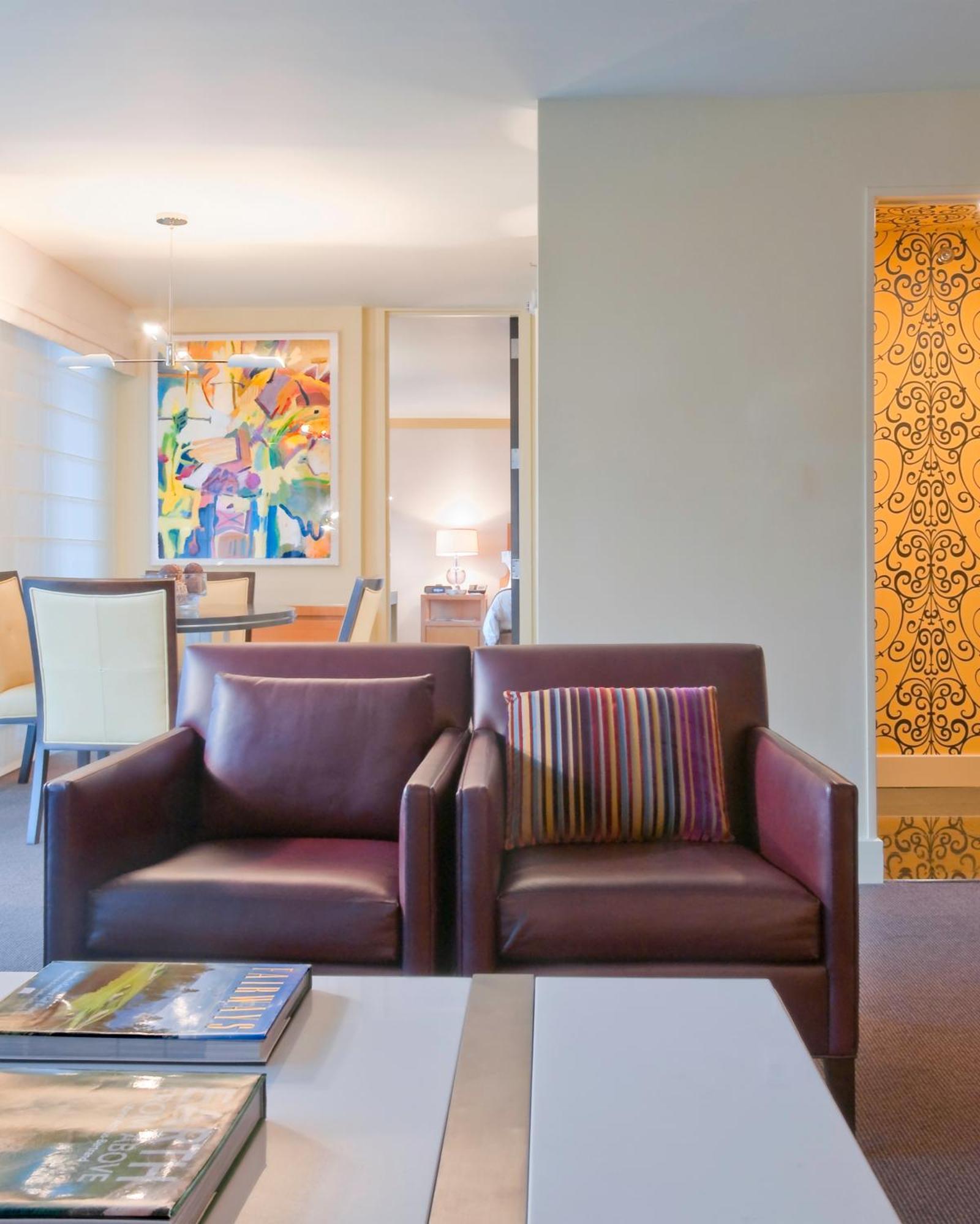 Luxury King Suite