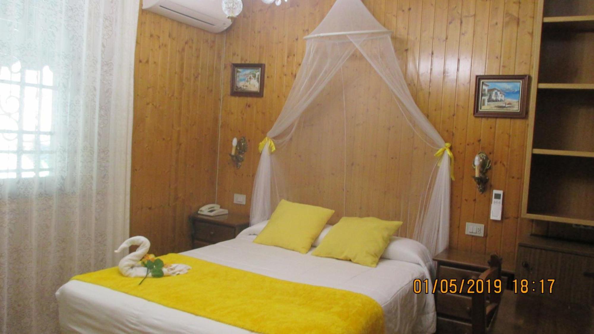 Economy Triple Room
