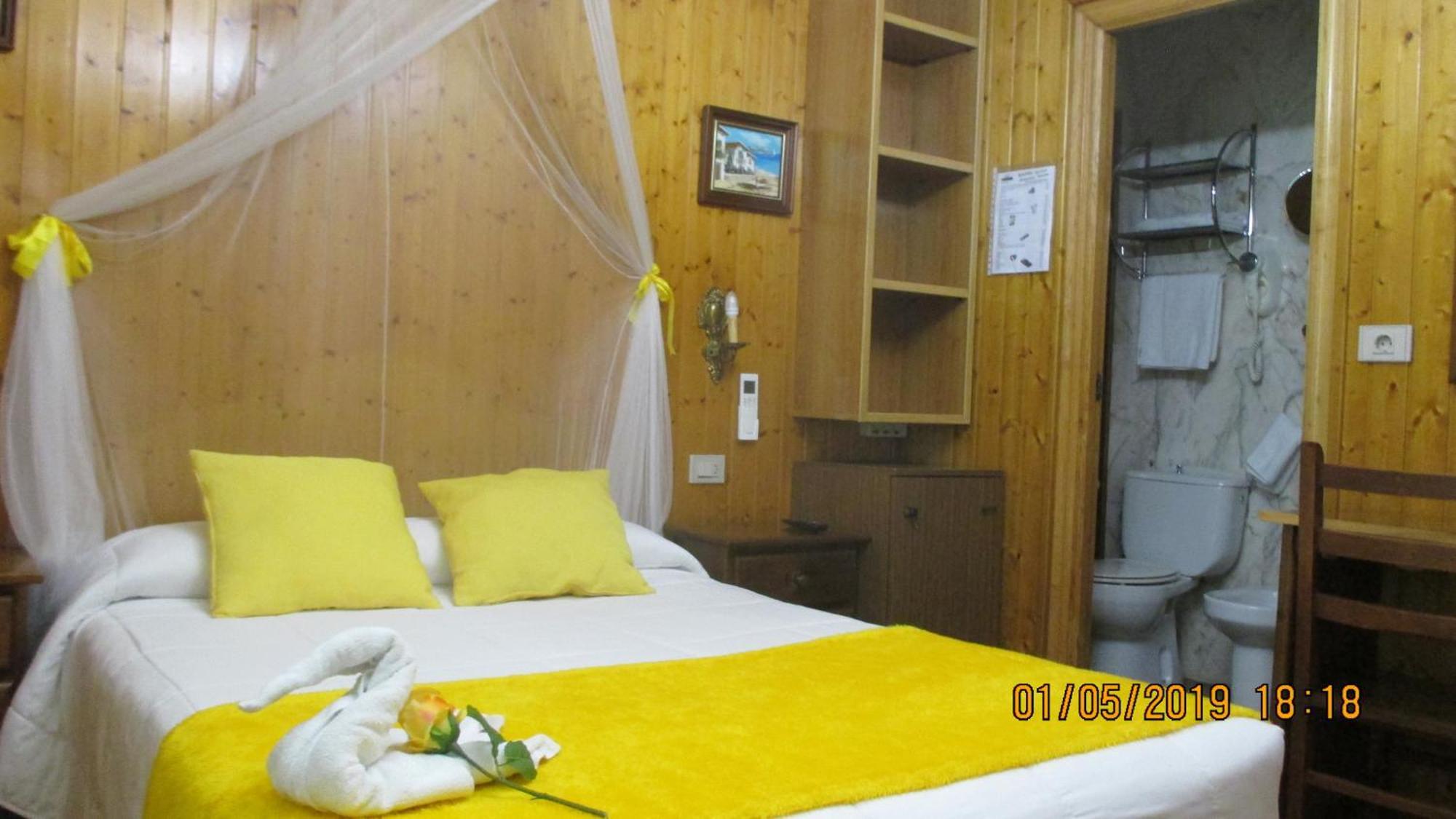 Economy Triple Room