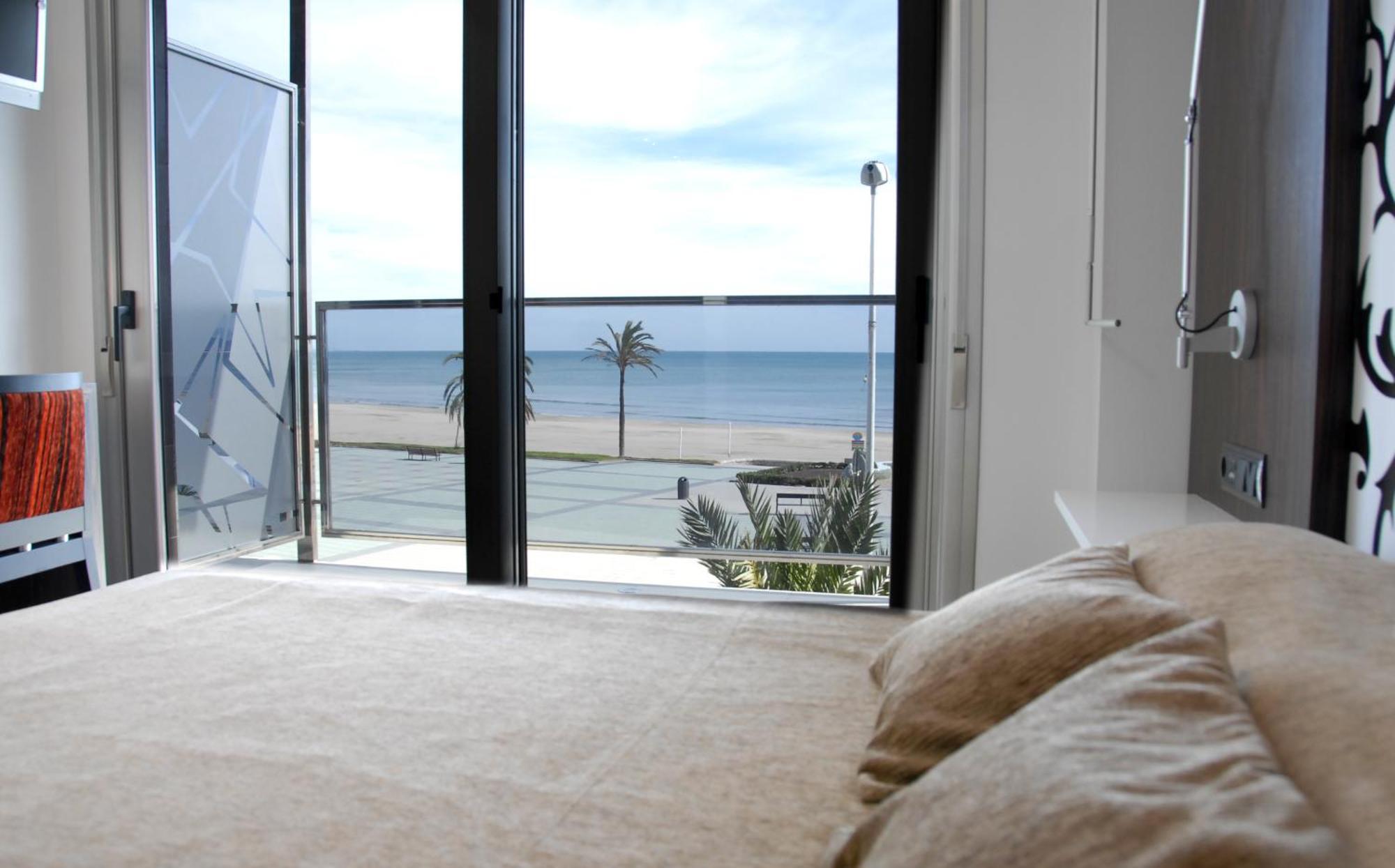 Double or Twin Room Sea View