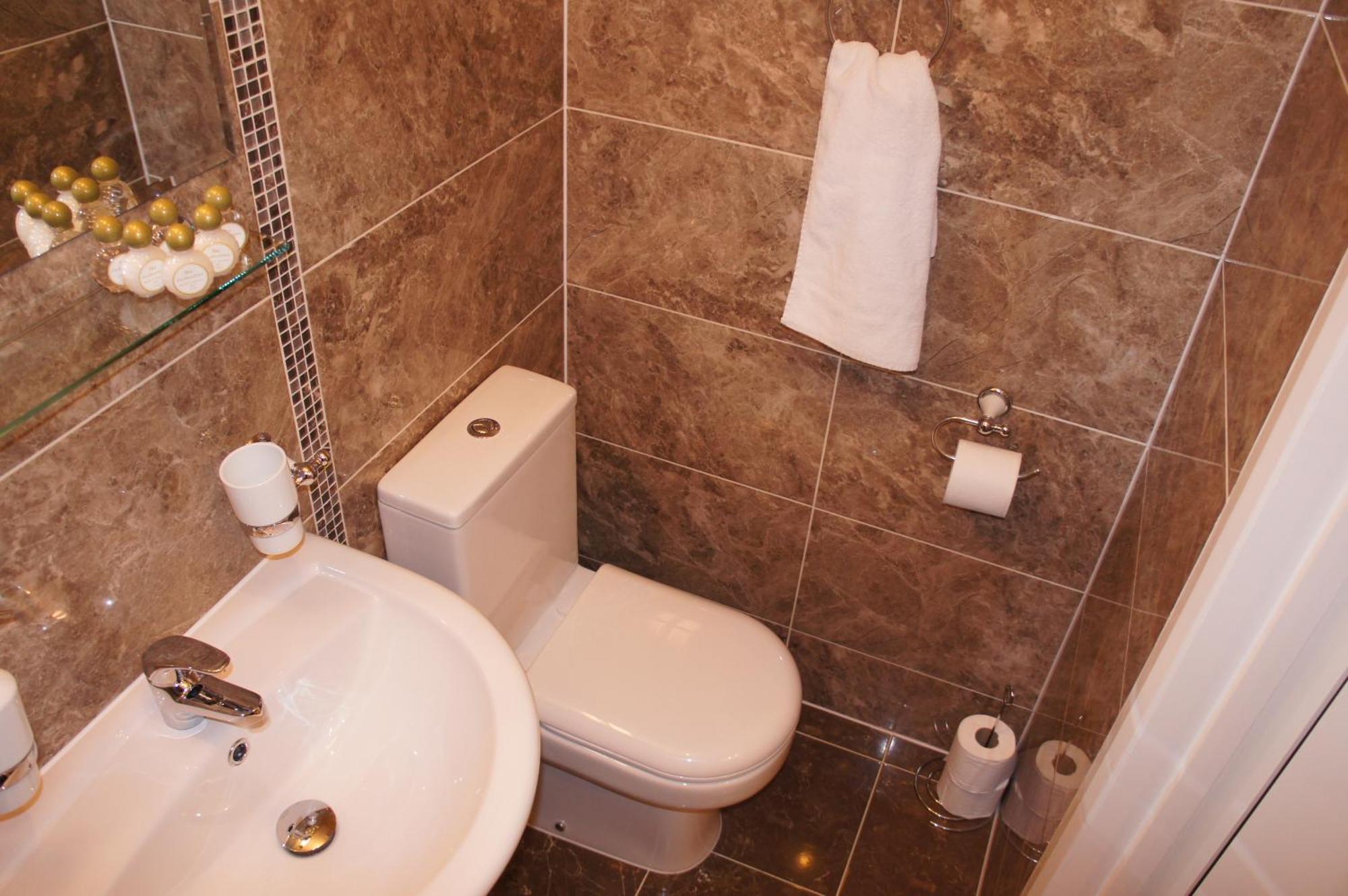 Double Room Private Bathroom