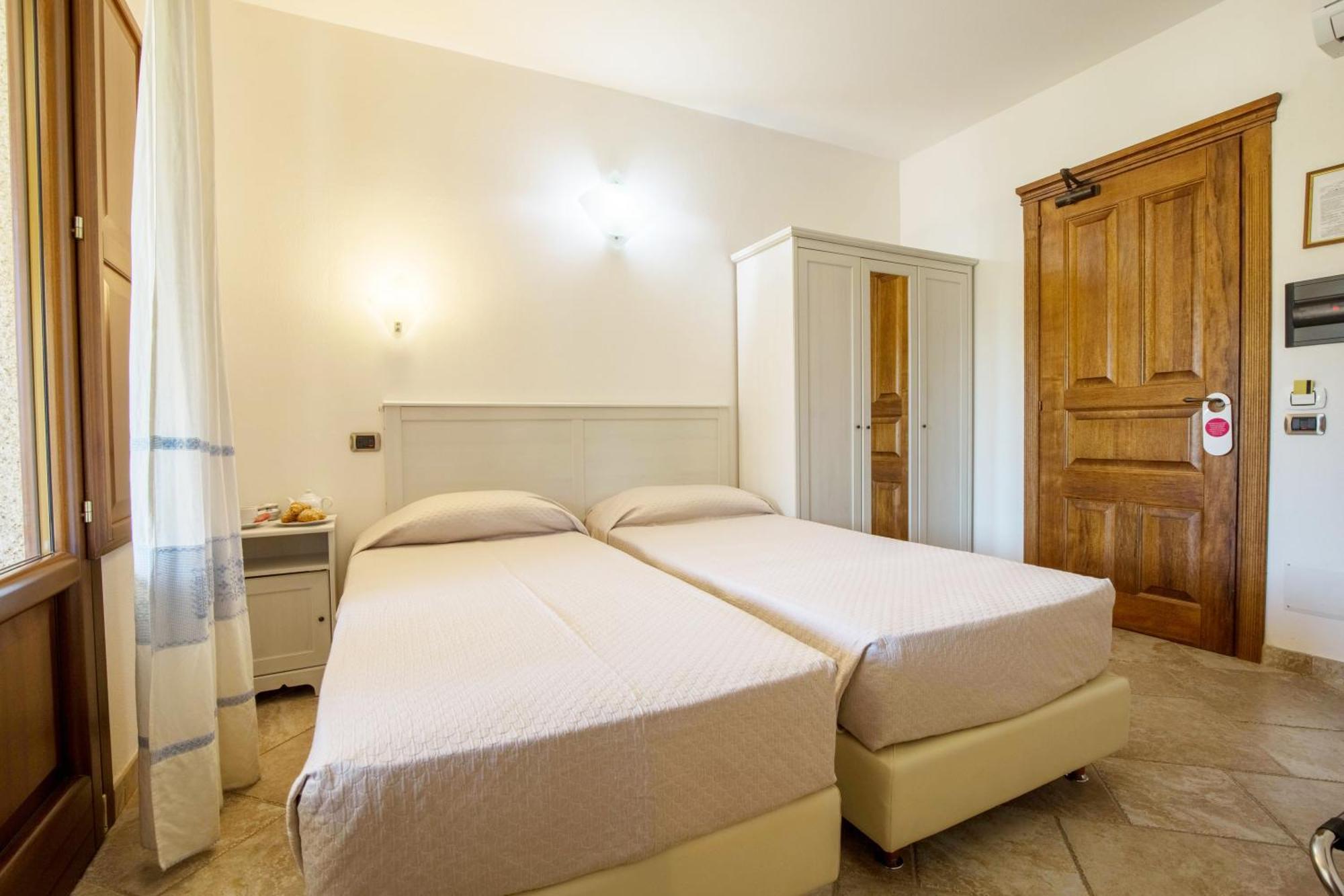 Double or Twin Room Disability Access,1580598775:JPEG