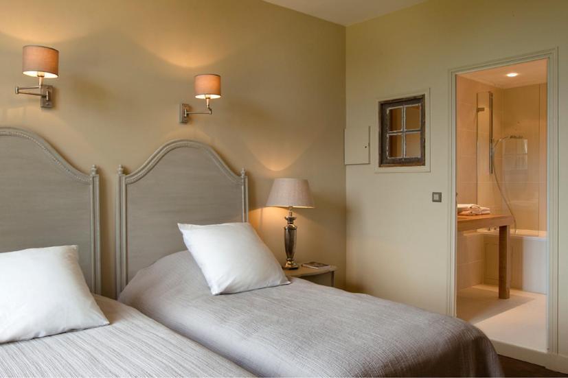 Double Room,1524435754:JPEG