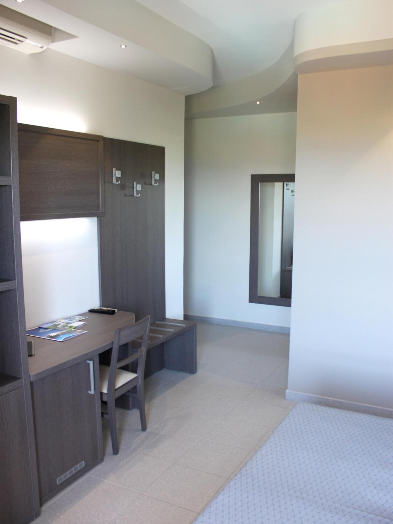 Double or Twin Room Sea View