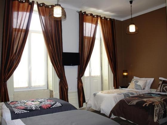 Quintuple Room