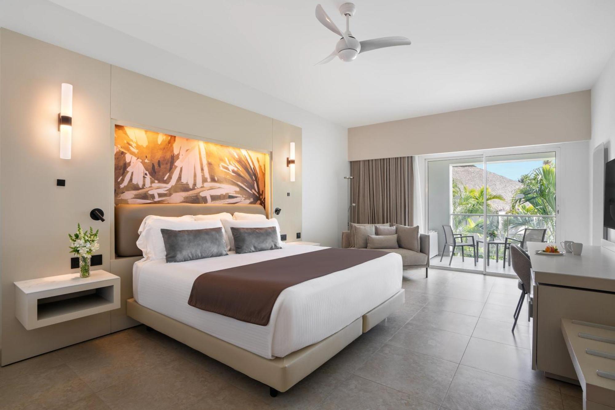 Allure Junior Suite Tropical View King