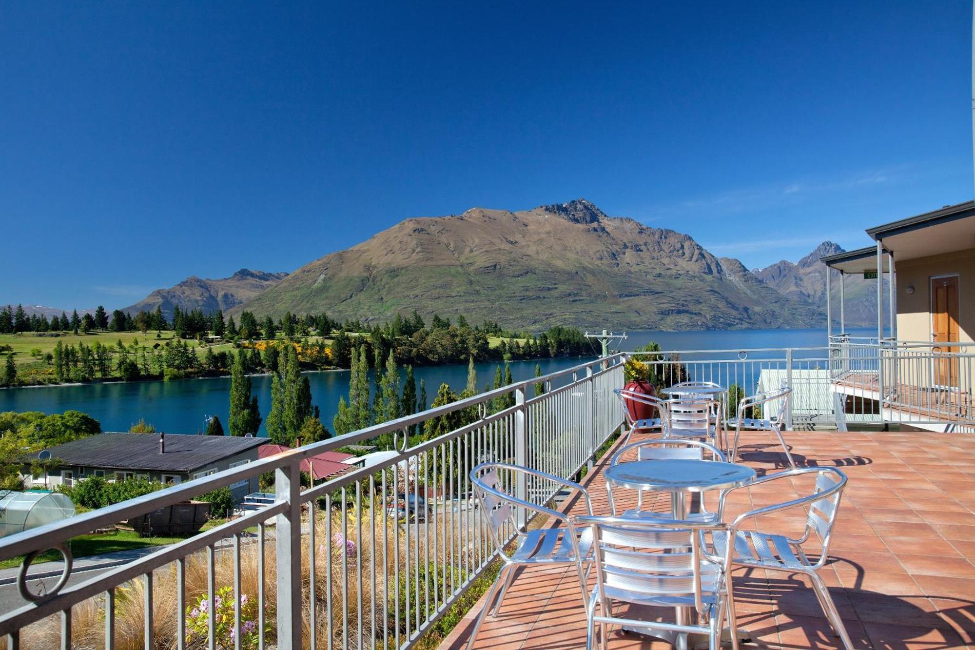 Large Studio Lake View
