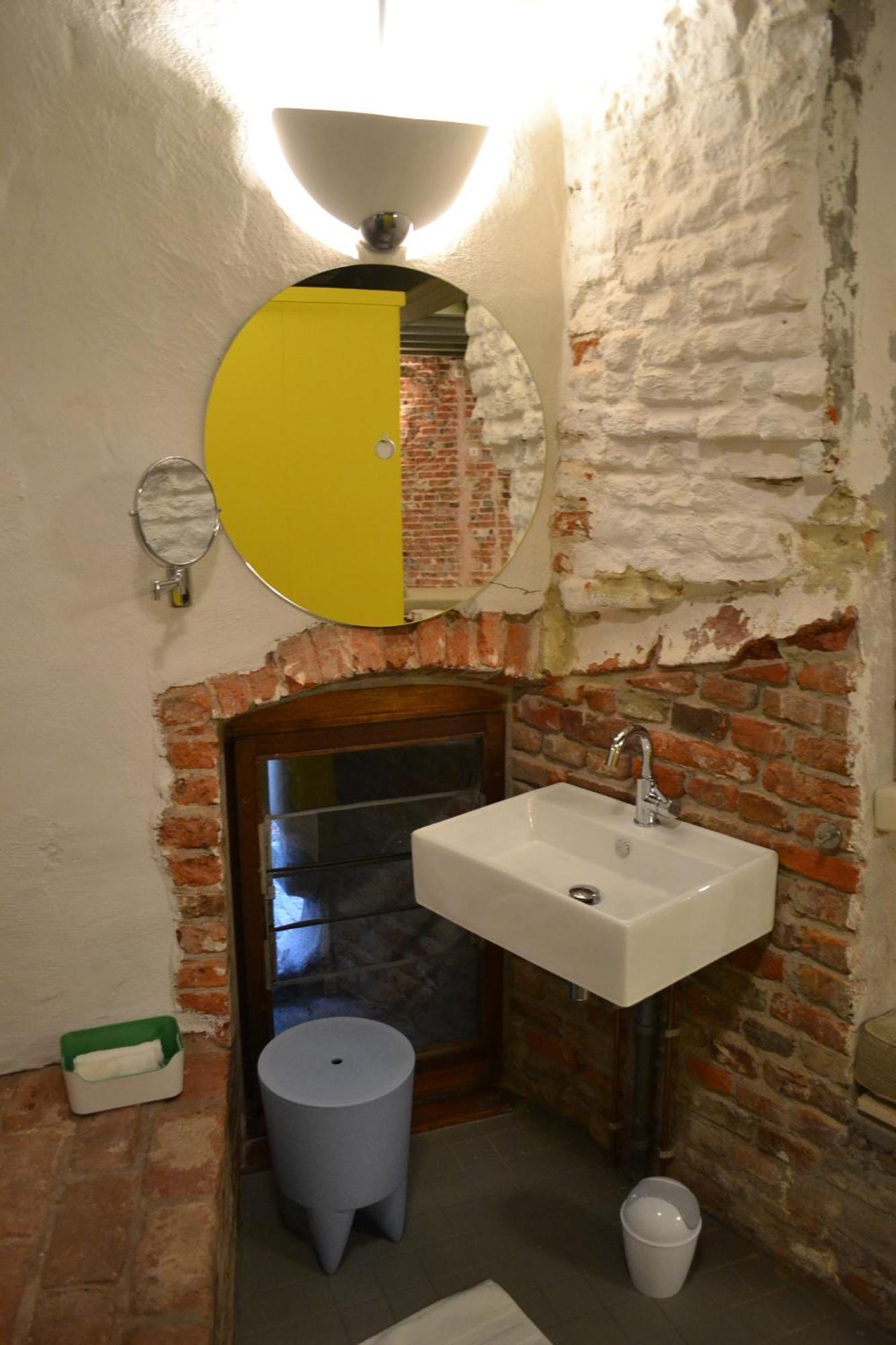 Family Room Private Bathroom