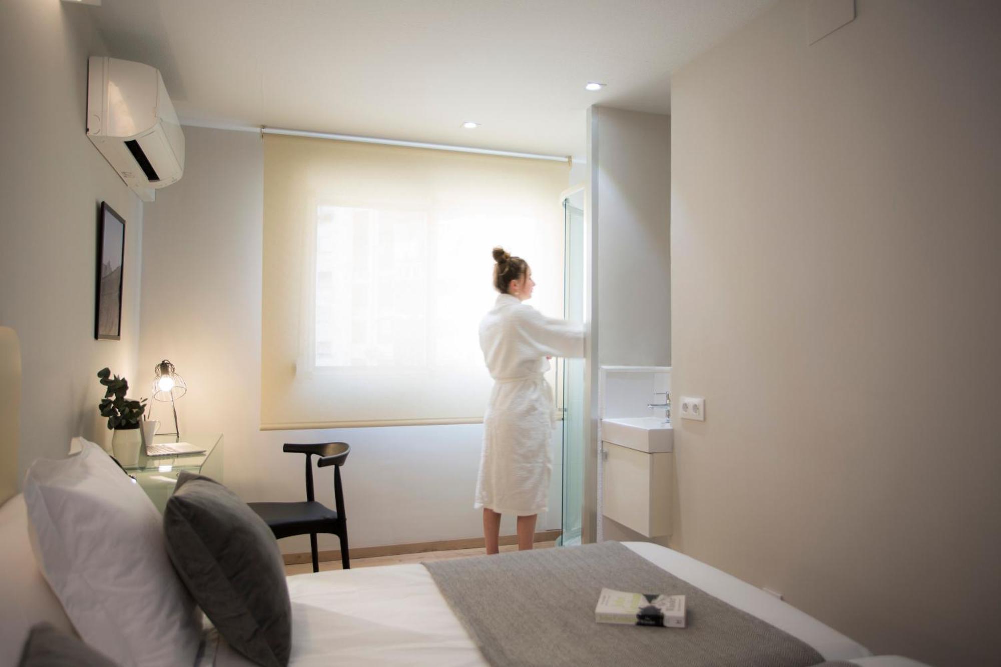 Twin Room Private External Bathroom