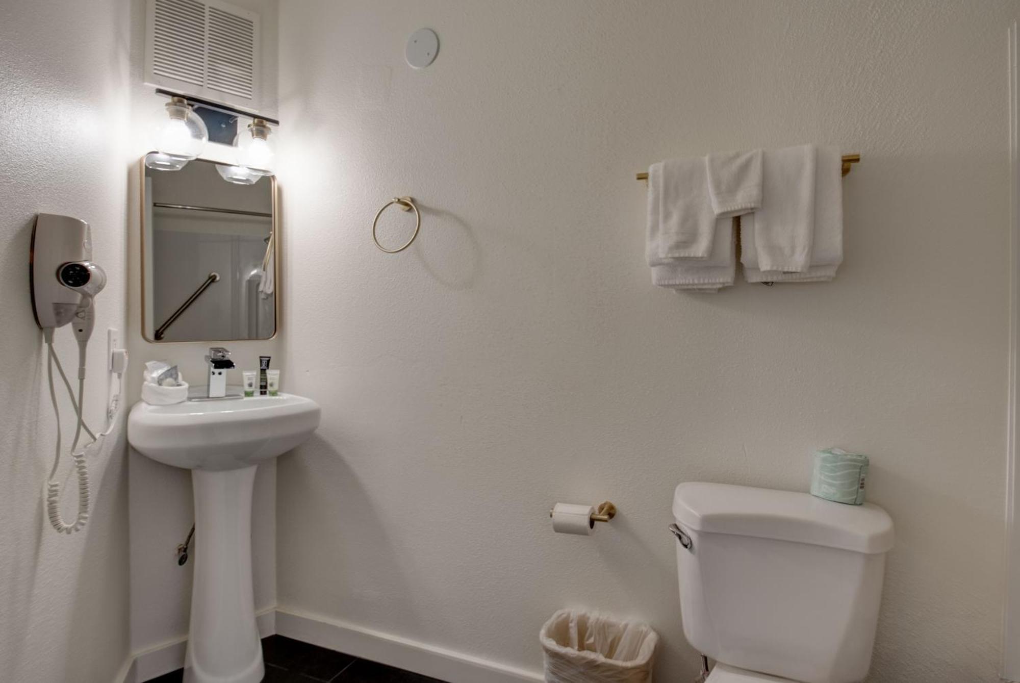 Queen Room Two Queen Beds Ocean View Pet Friendly