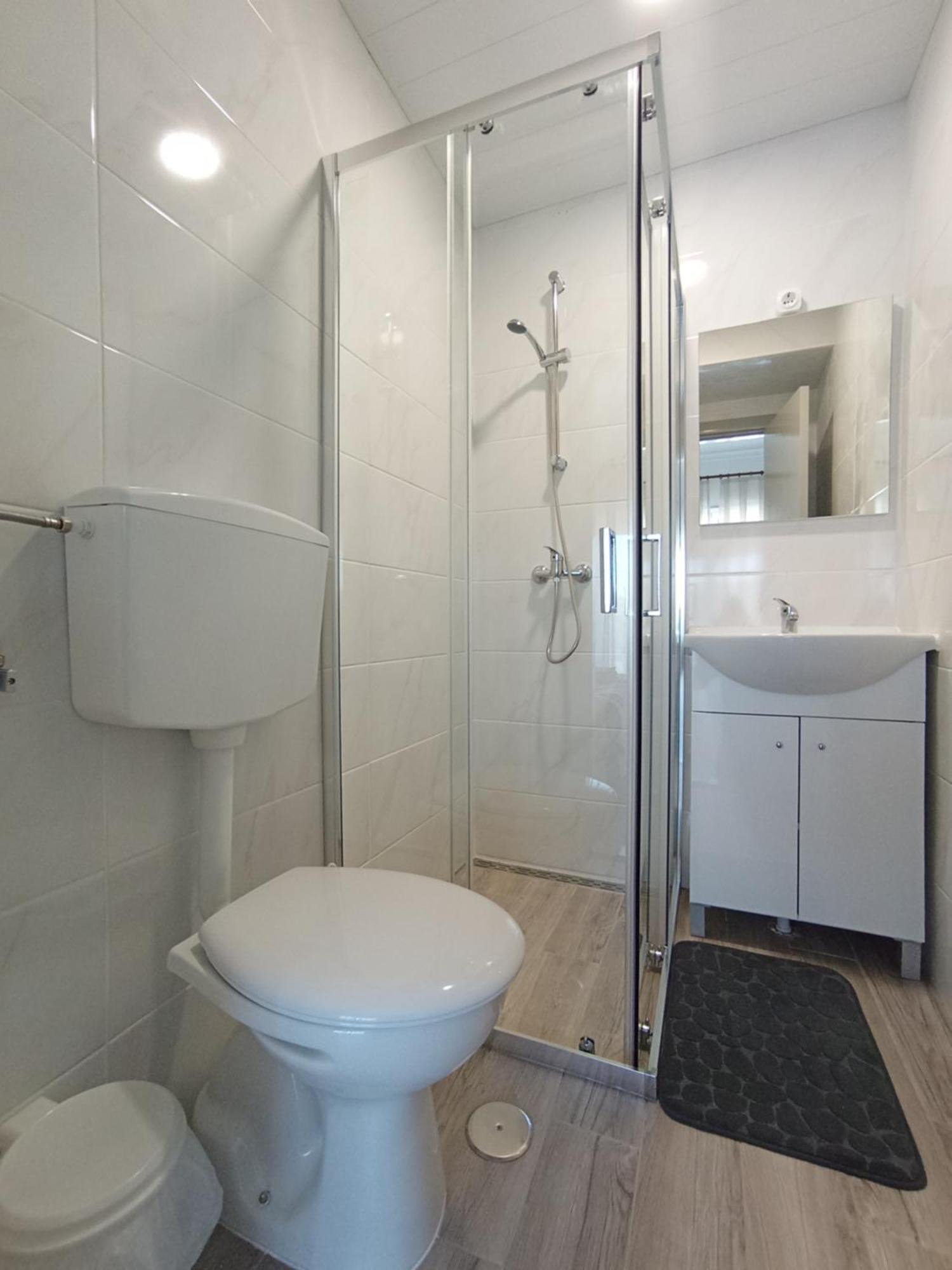 Quarto Deluxe (2 Adultos + 1 Criança)