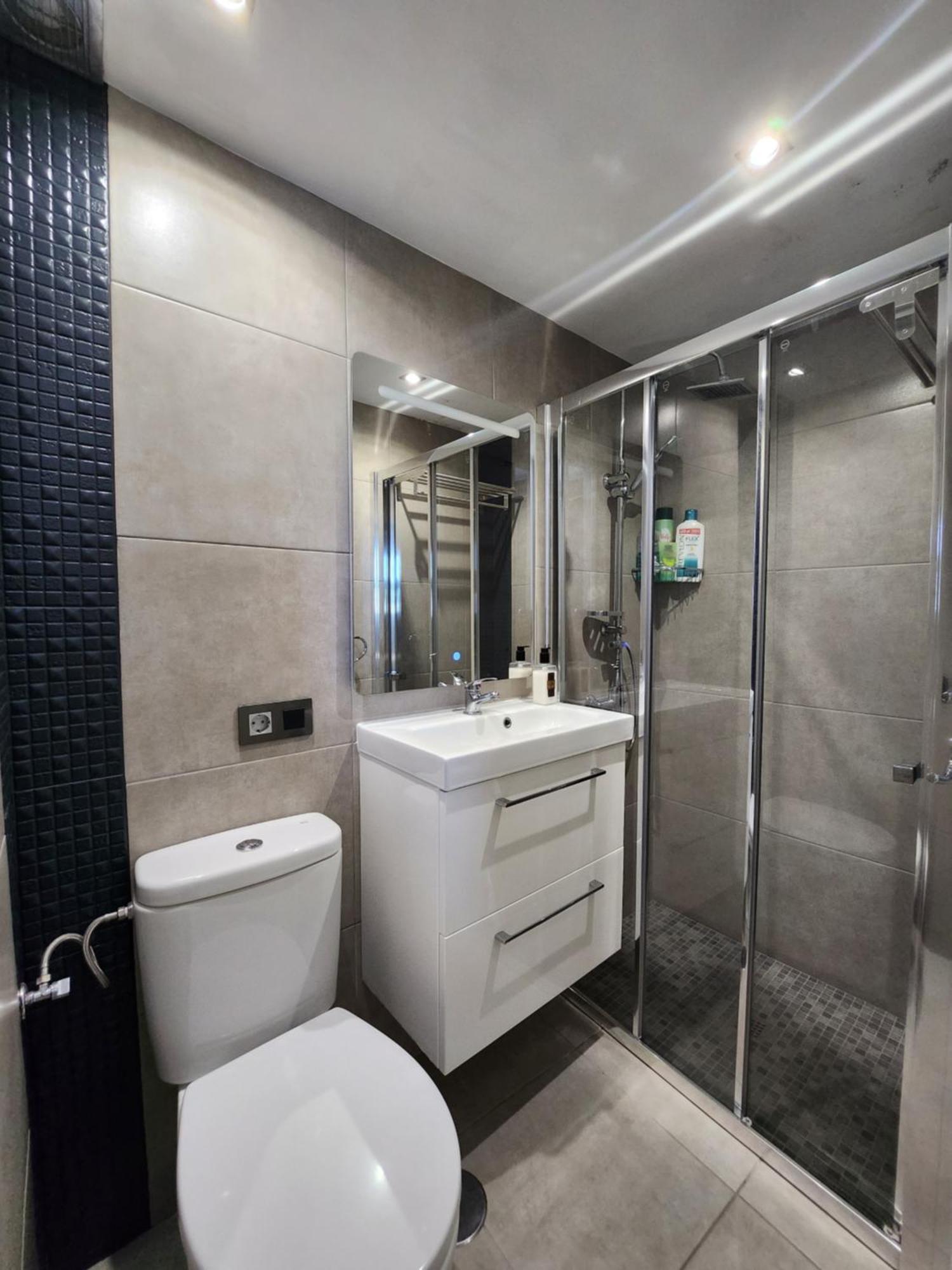 Double Room Private Bathroom
