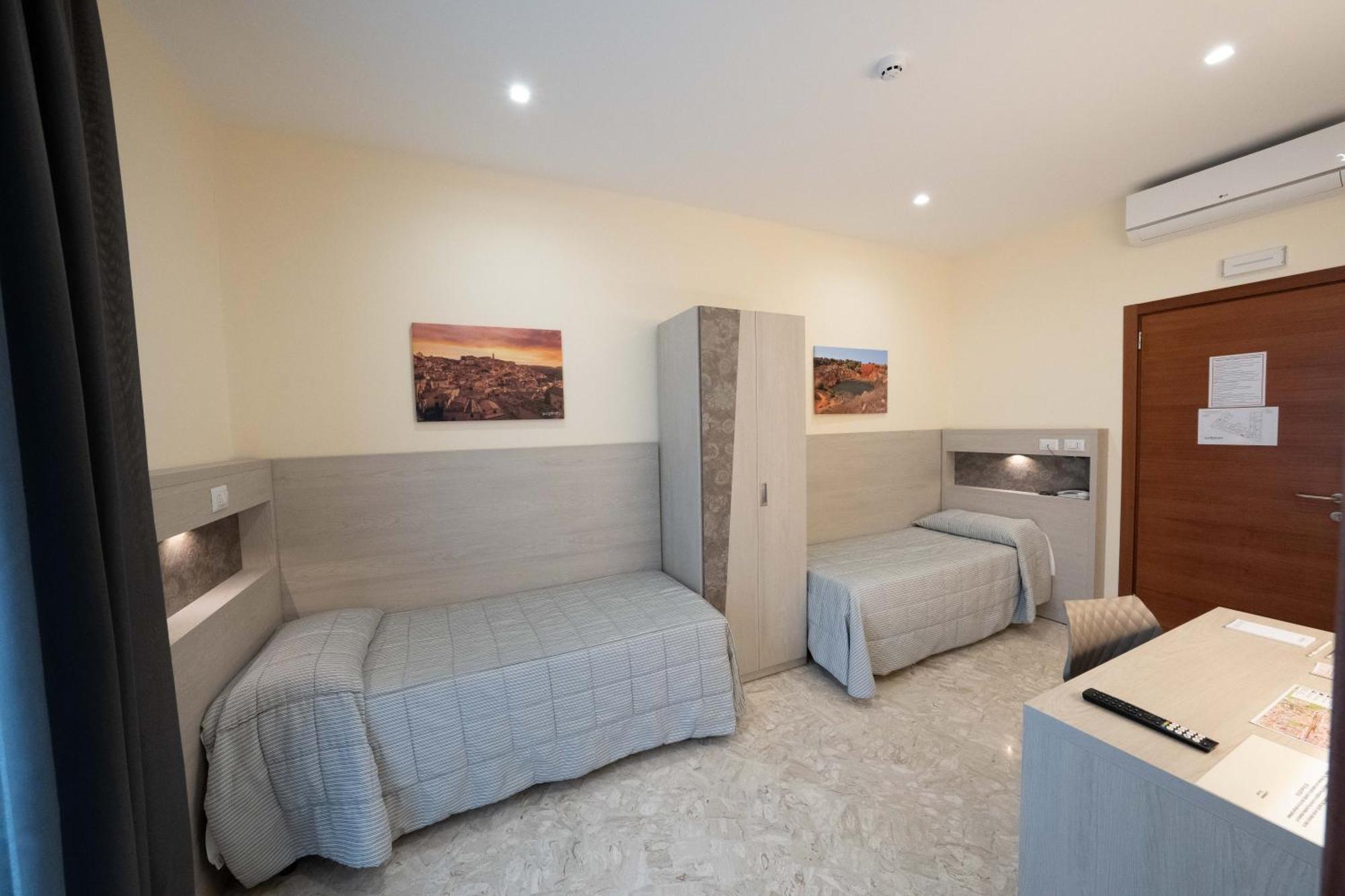 Standard Twin Room