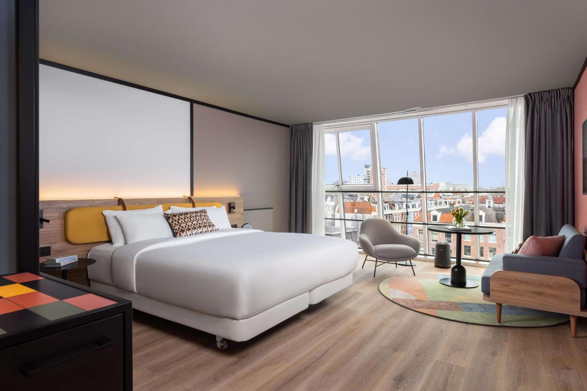 Superior Panoramic Canal View Room