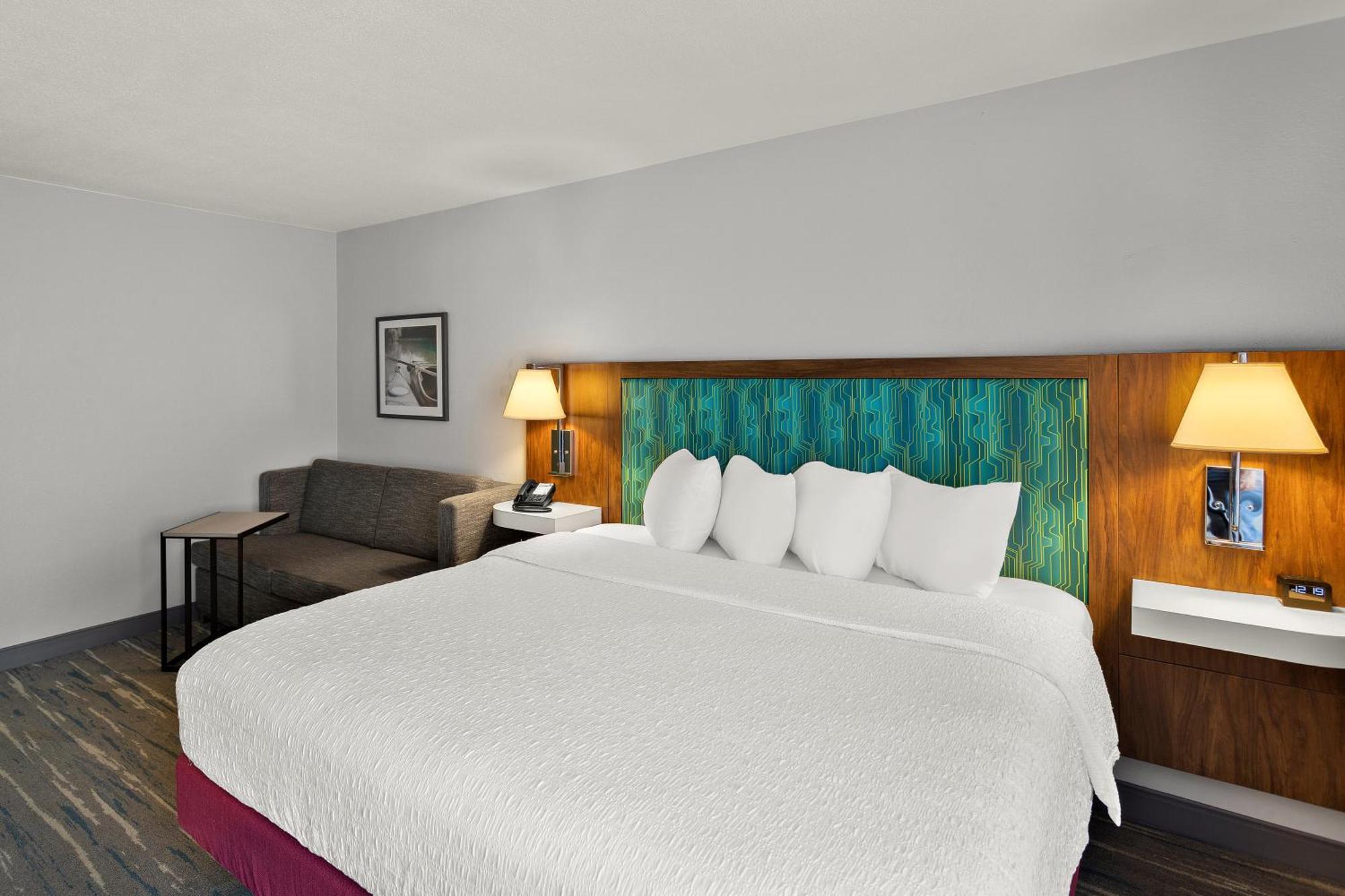 King Room with Sofa Bed - Non-Smoking