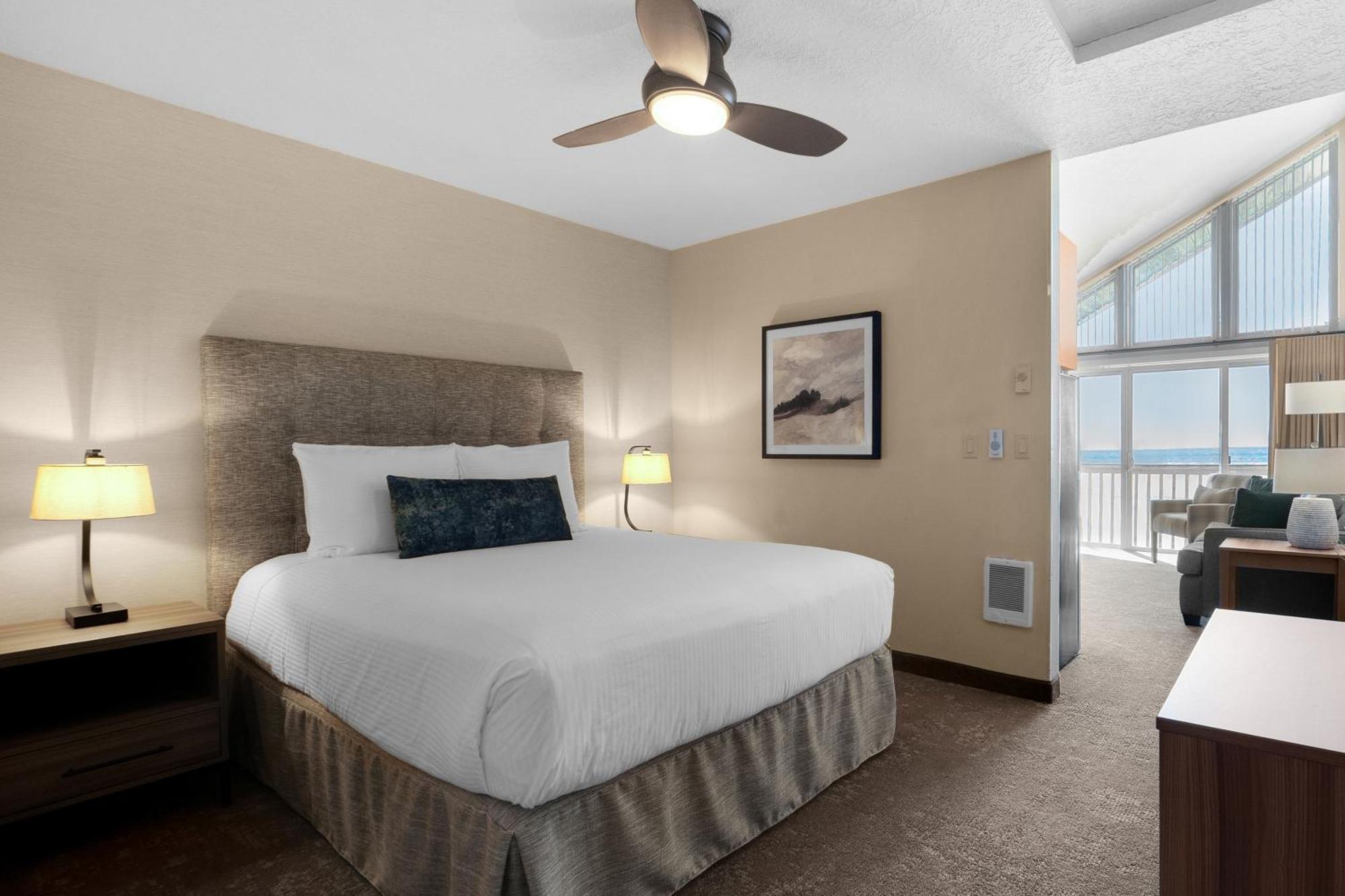 Queen Suite Oceanfront