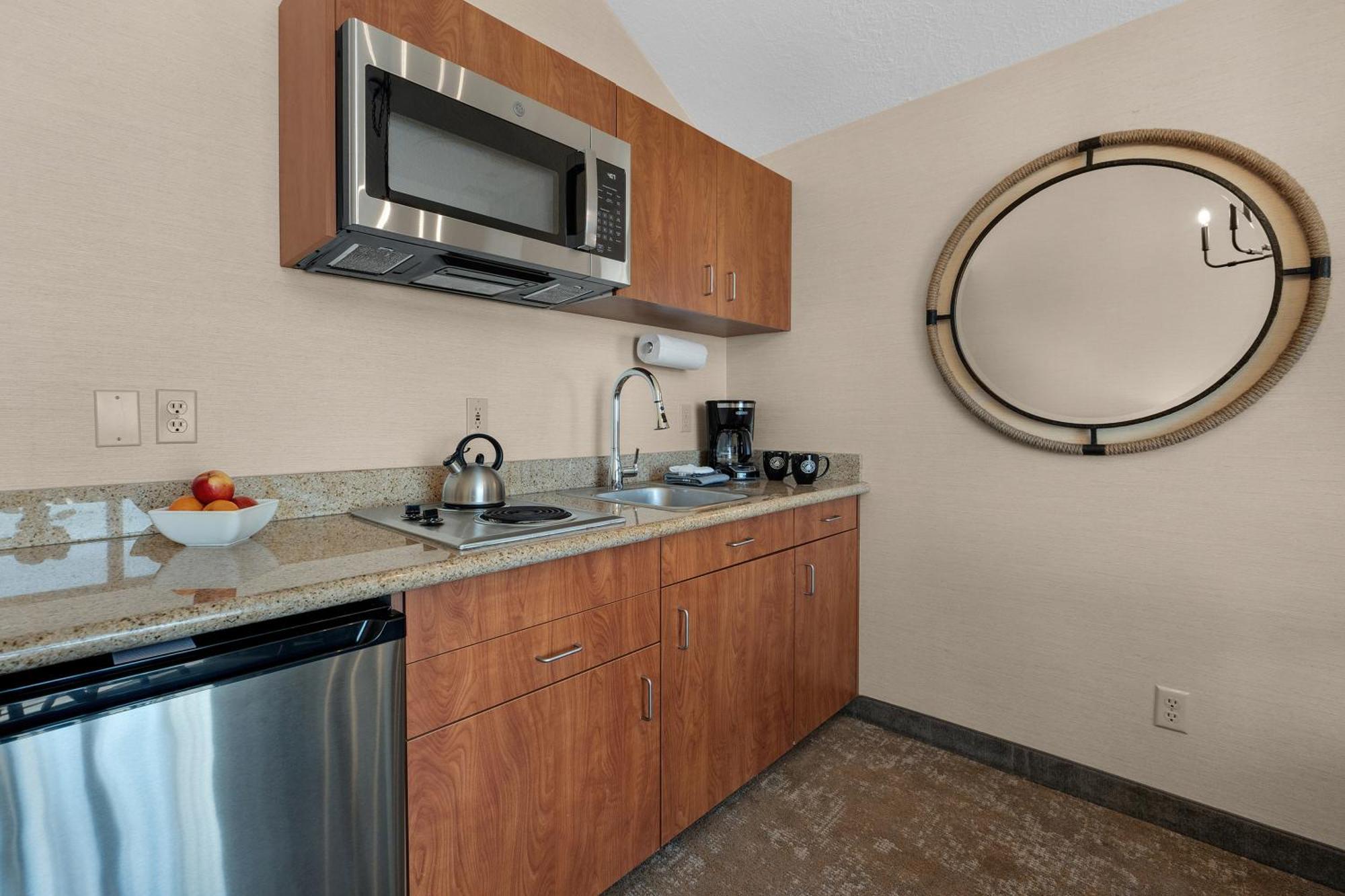 Queen Suite Oceanfront