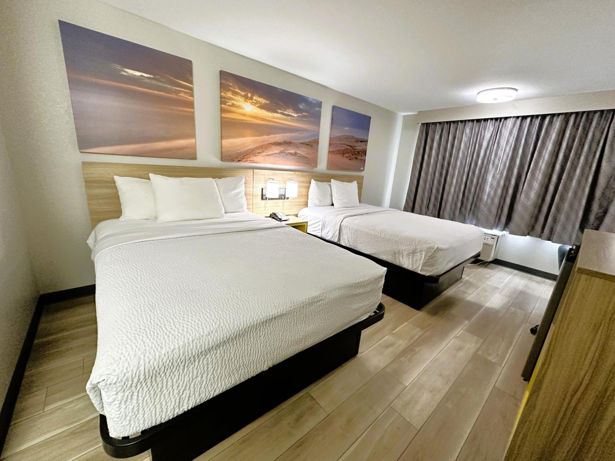 Queen Room Two Queen Beds Non-Smoking