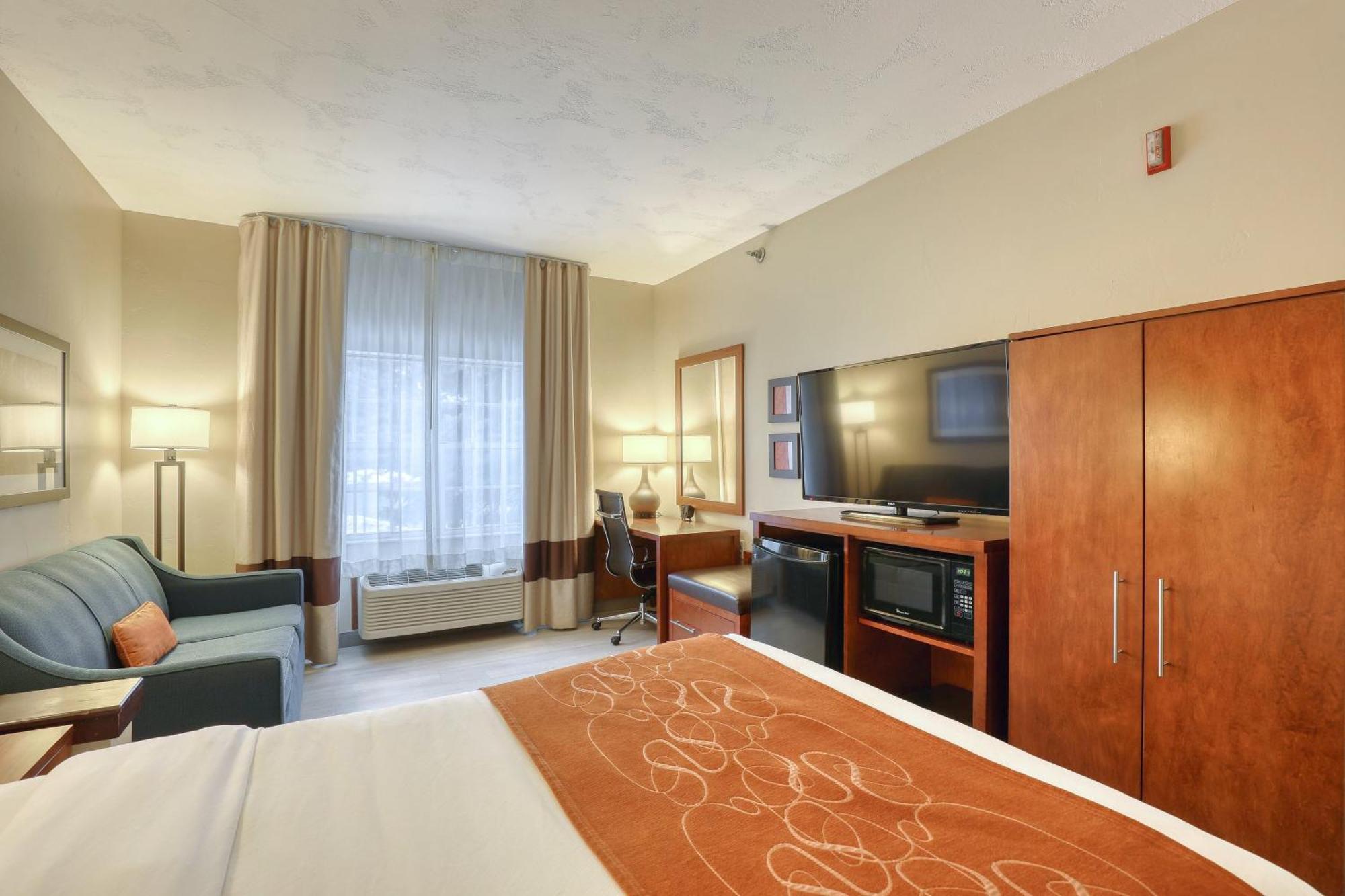 Double Suite Roll Shower Accessible or Non-Smoking