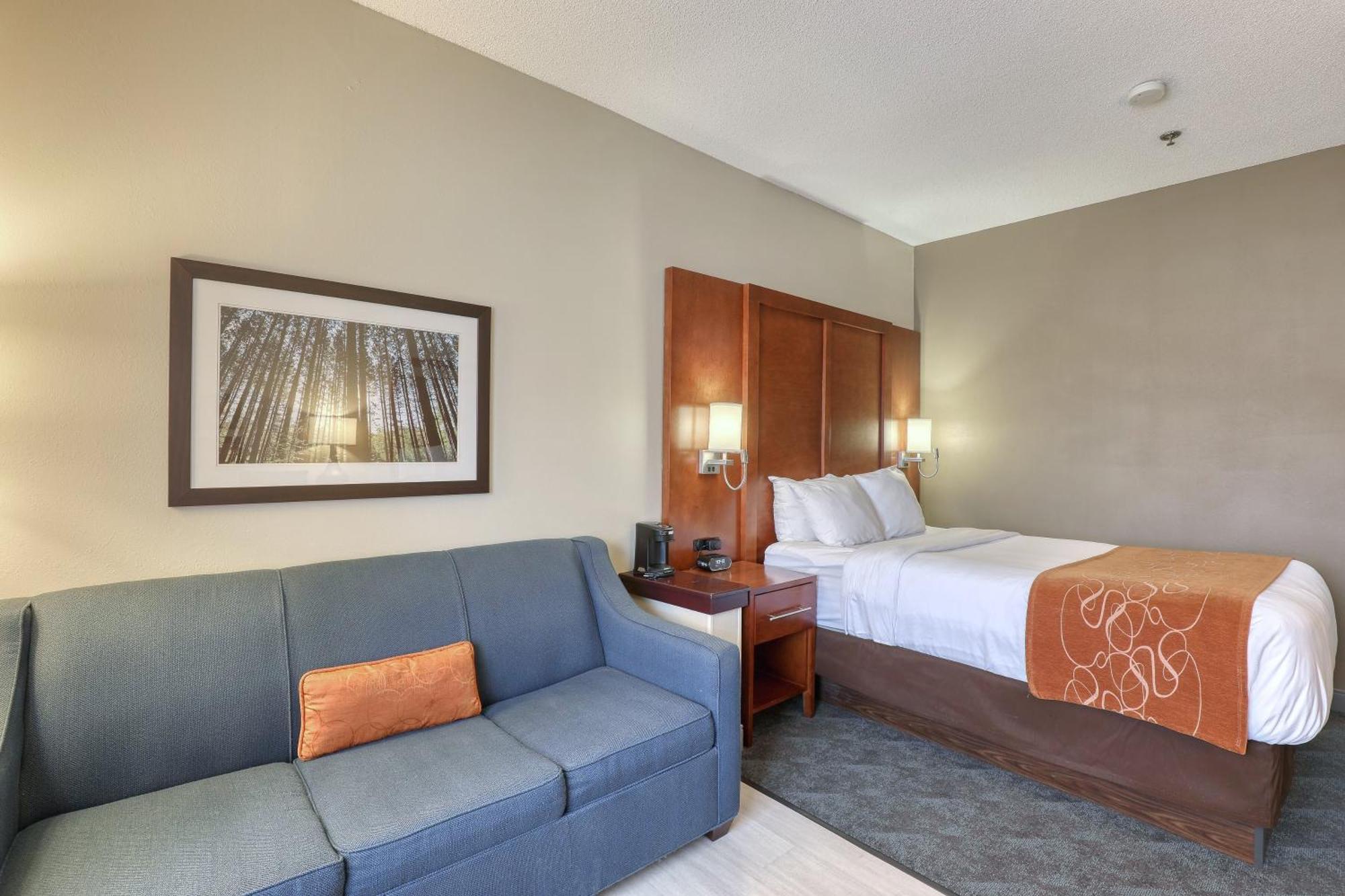 Double Suite Accessible or Non-Smoking