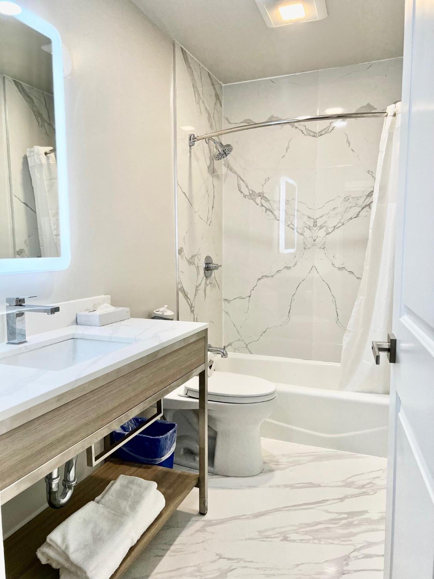 Quarto Queen com 2 Camas Queen-Size - Não Fumantes
