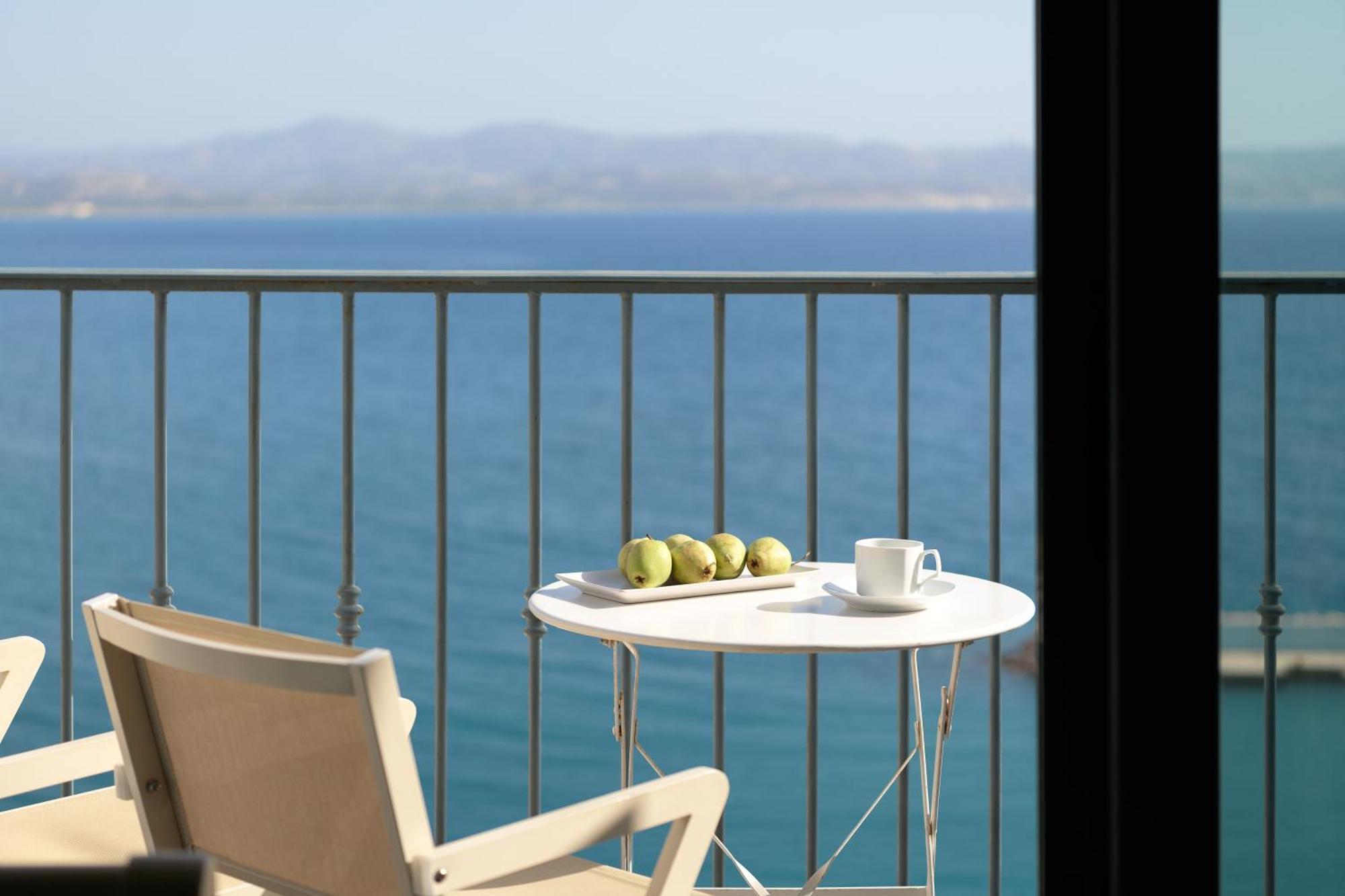 Double or Twin Room Sea View