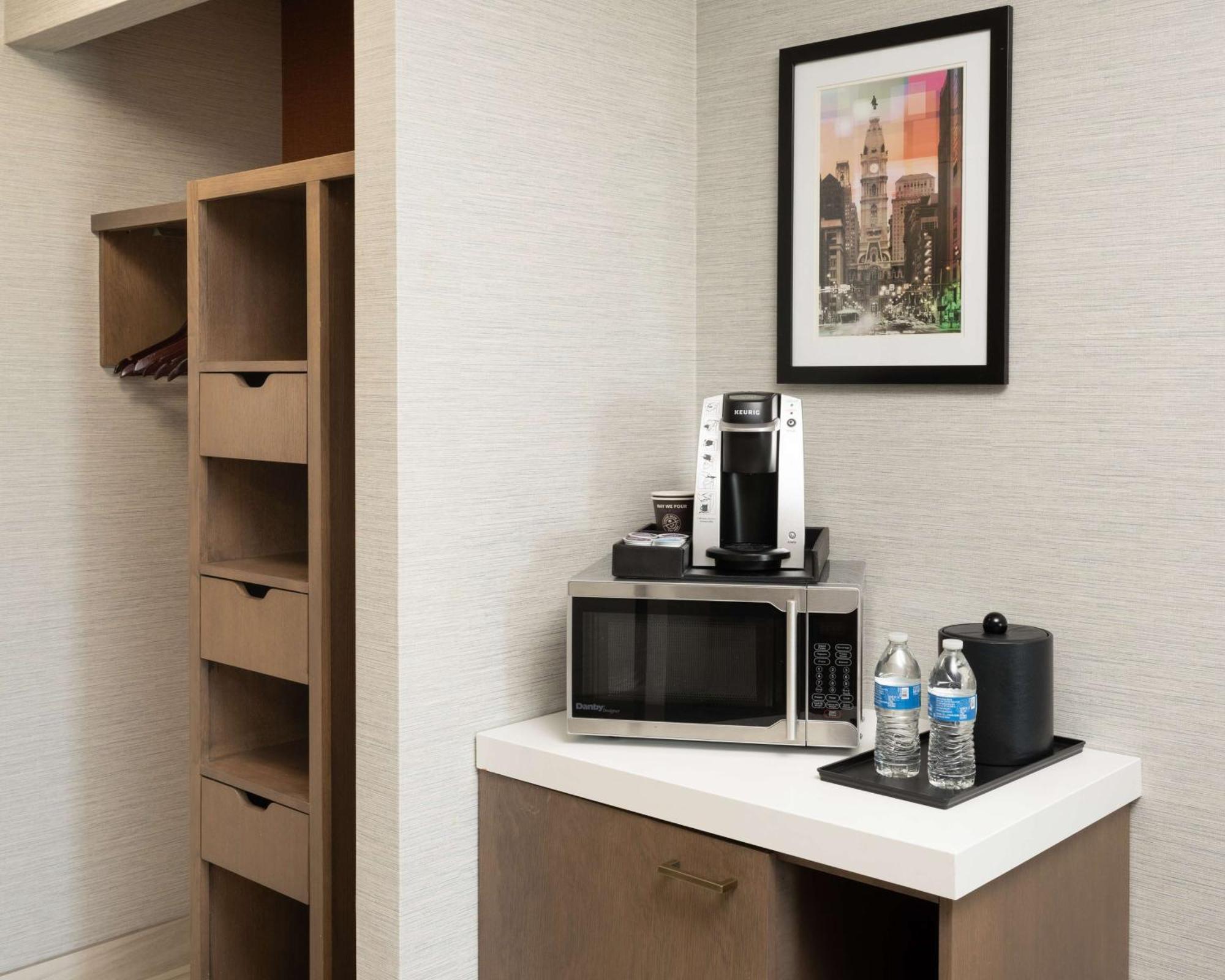 Junior King Suite with Seating Area,1583655042:JPEG