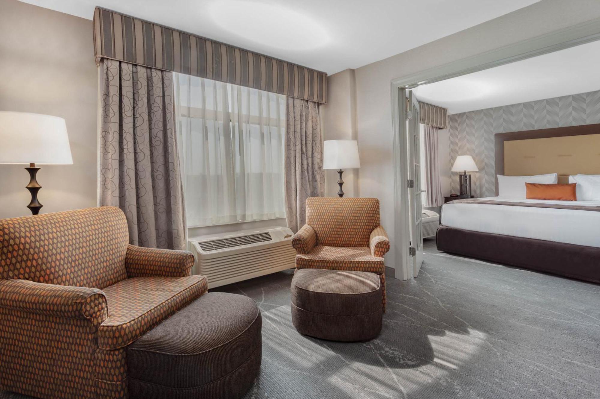 One-Bedroom King Suite Non-Smoking