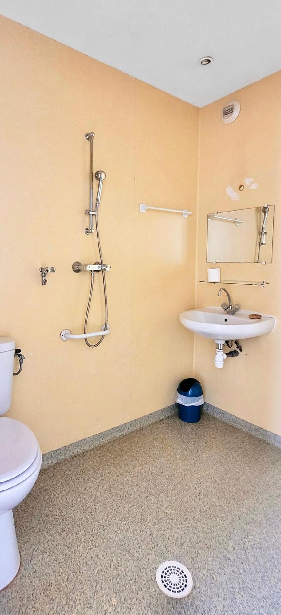 Twin Room Private Bathroom