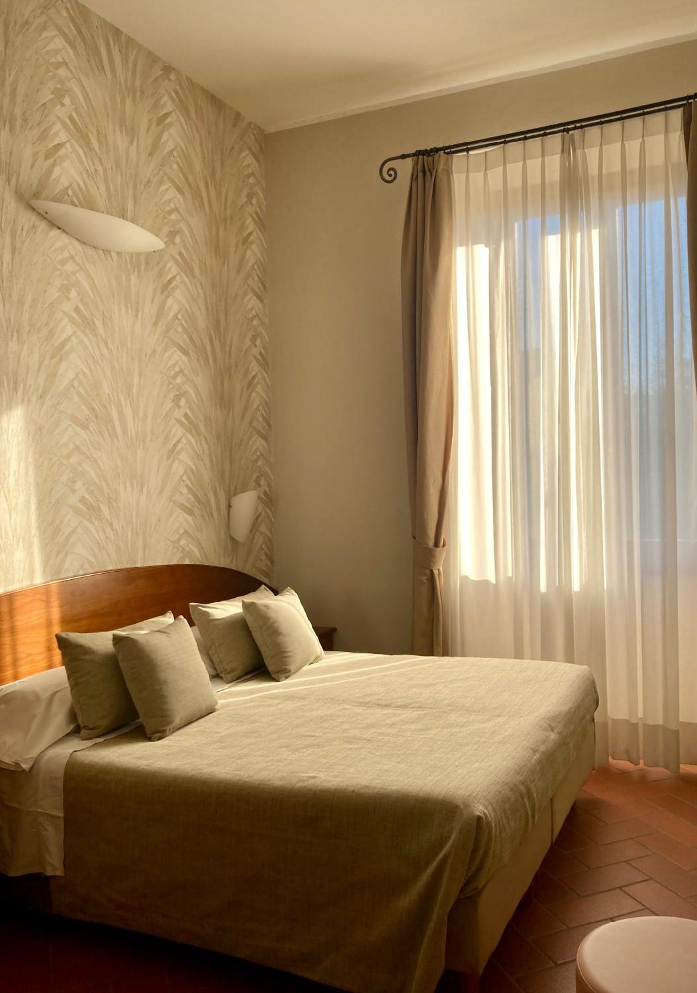 Double or Twin Room,1209489934:JPEG