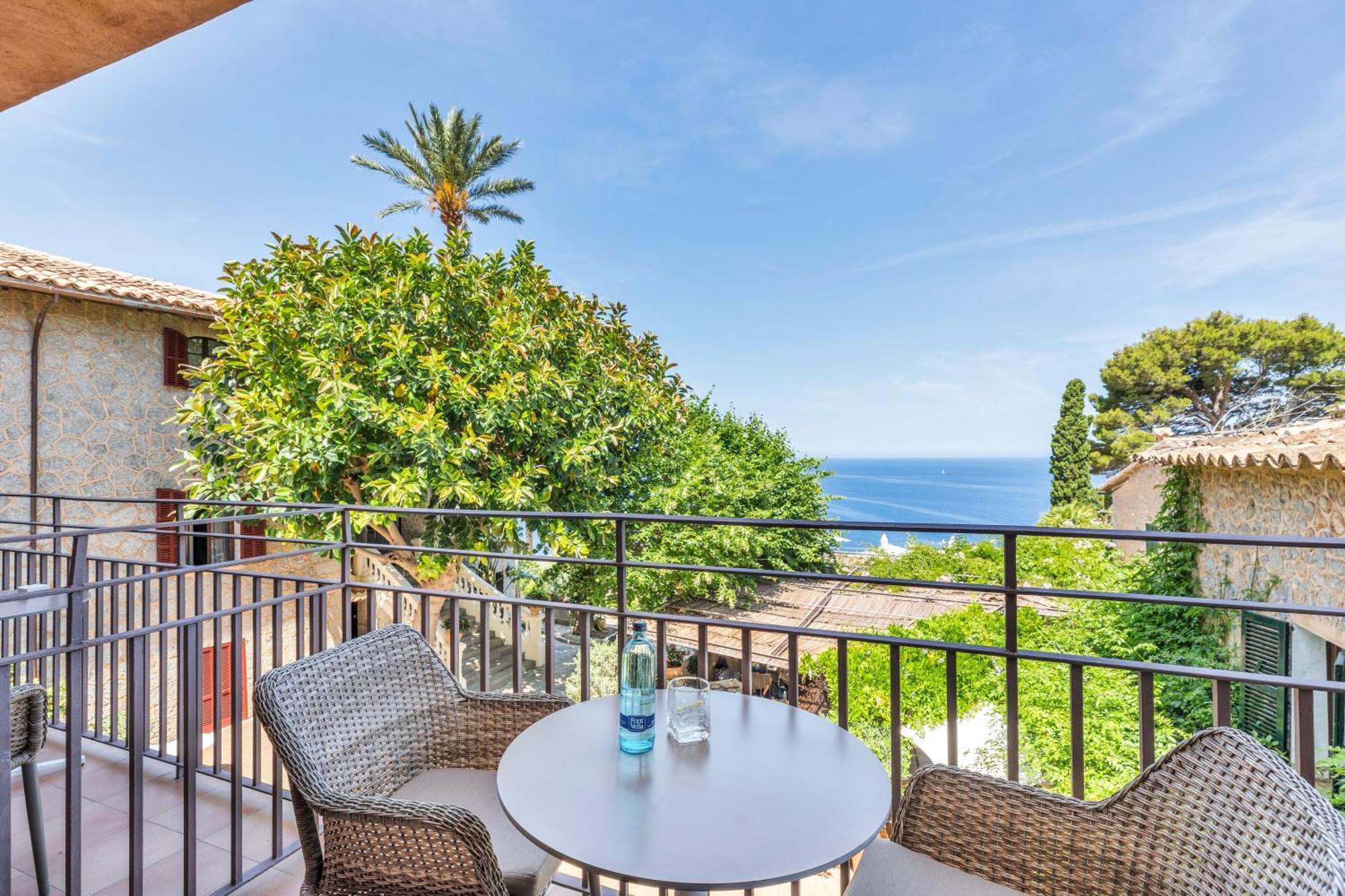 Double or Twin Room Sea View