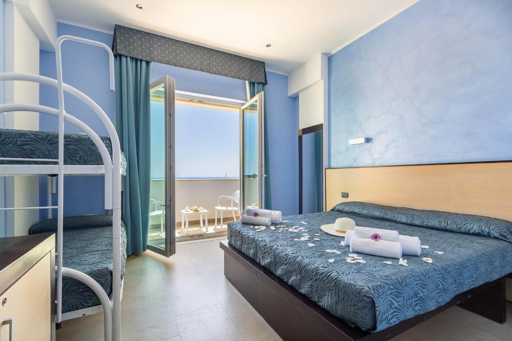 Triple Room Balcony See View