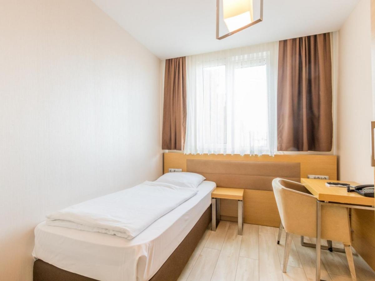 Single Room Balcony