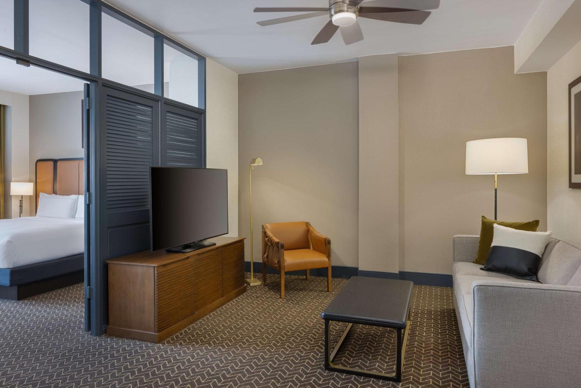 Two-Room King Suite Atrium or Exterior View,1584427600:JPEG