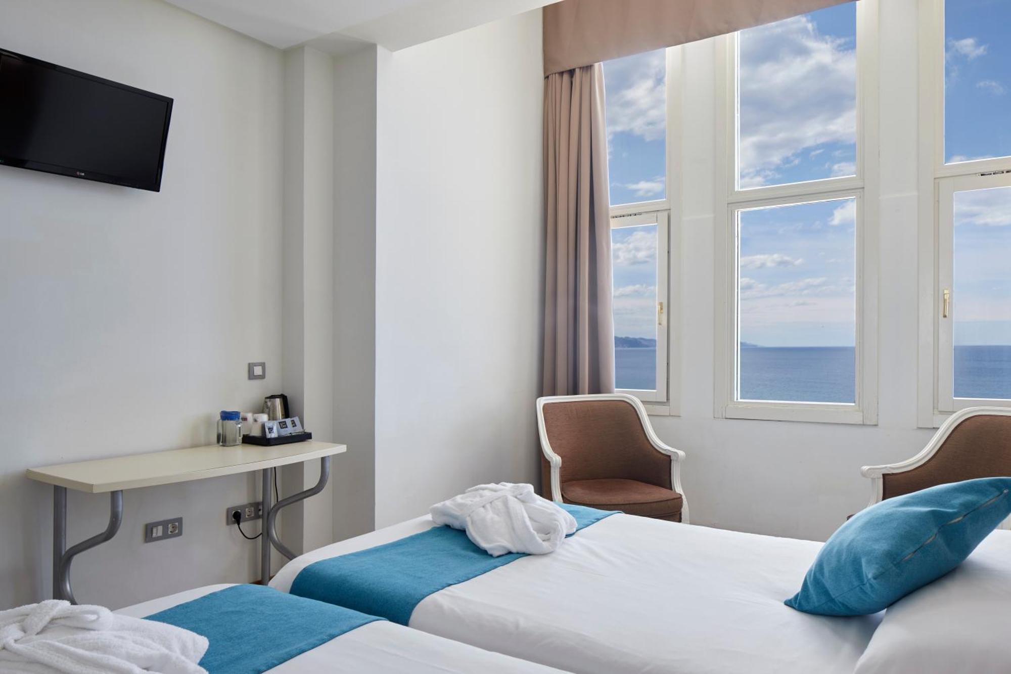 Double or Twin Room Sea View