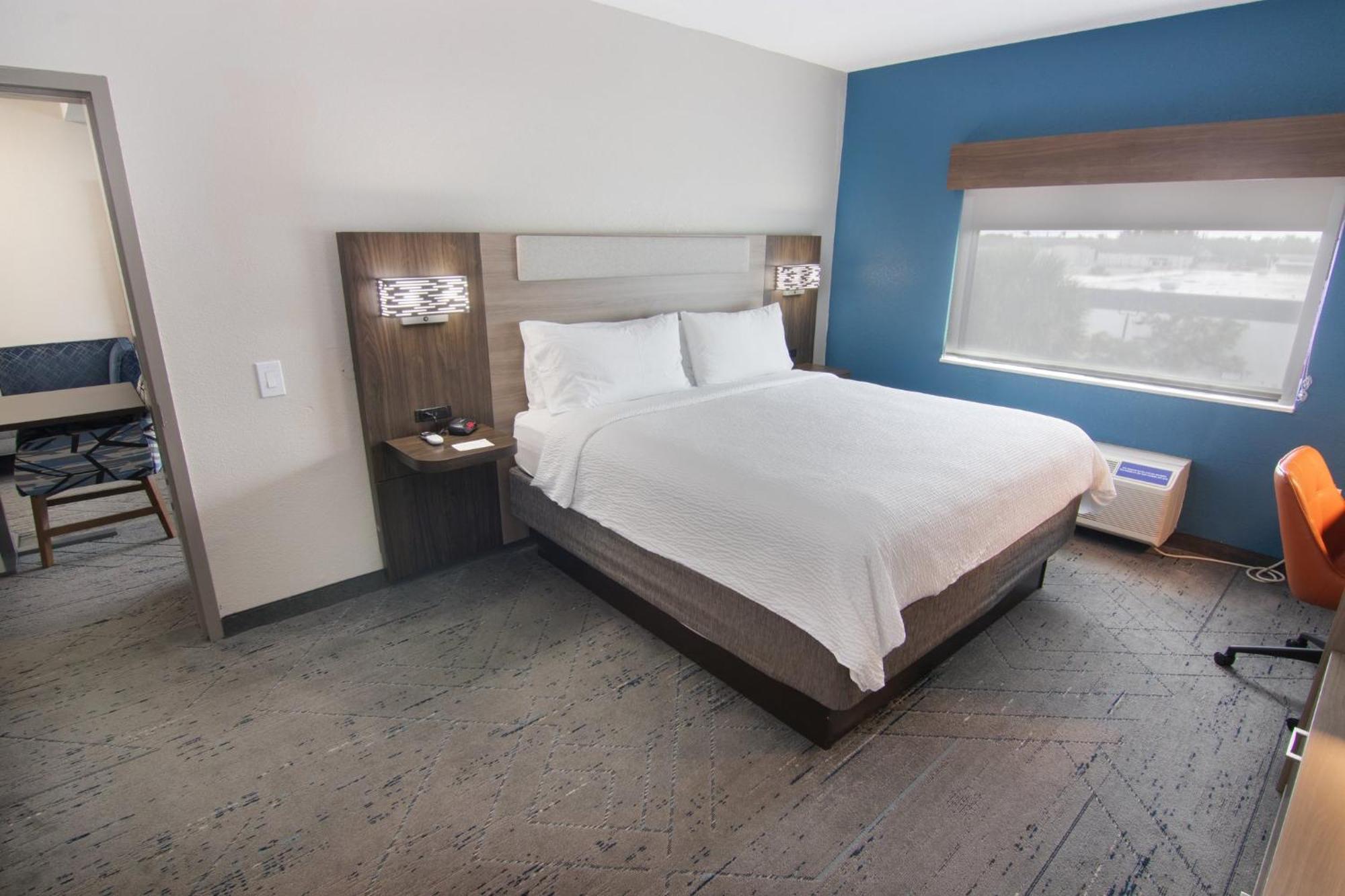 One-Bedroom Suite
