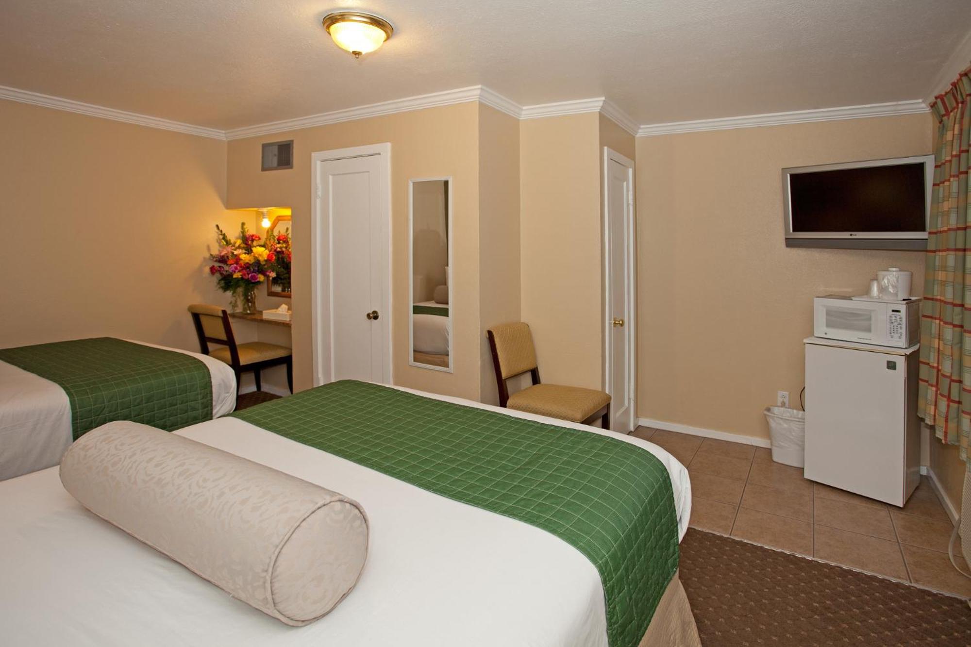 Queen Double Room