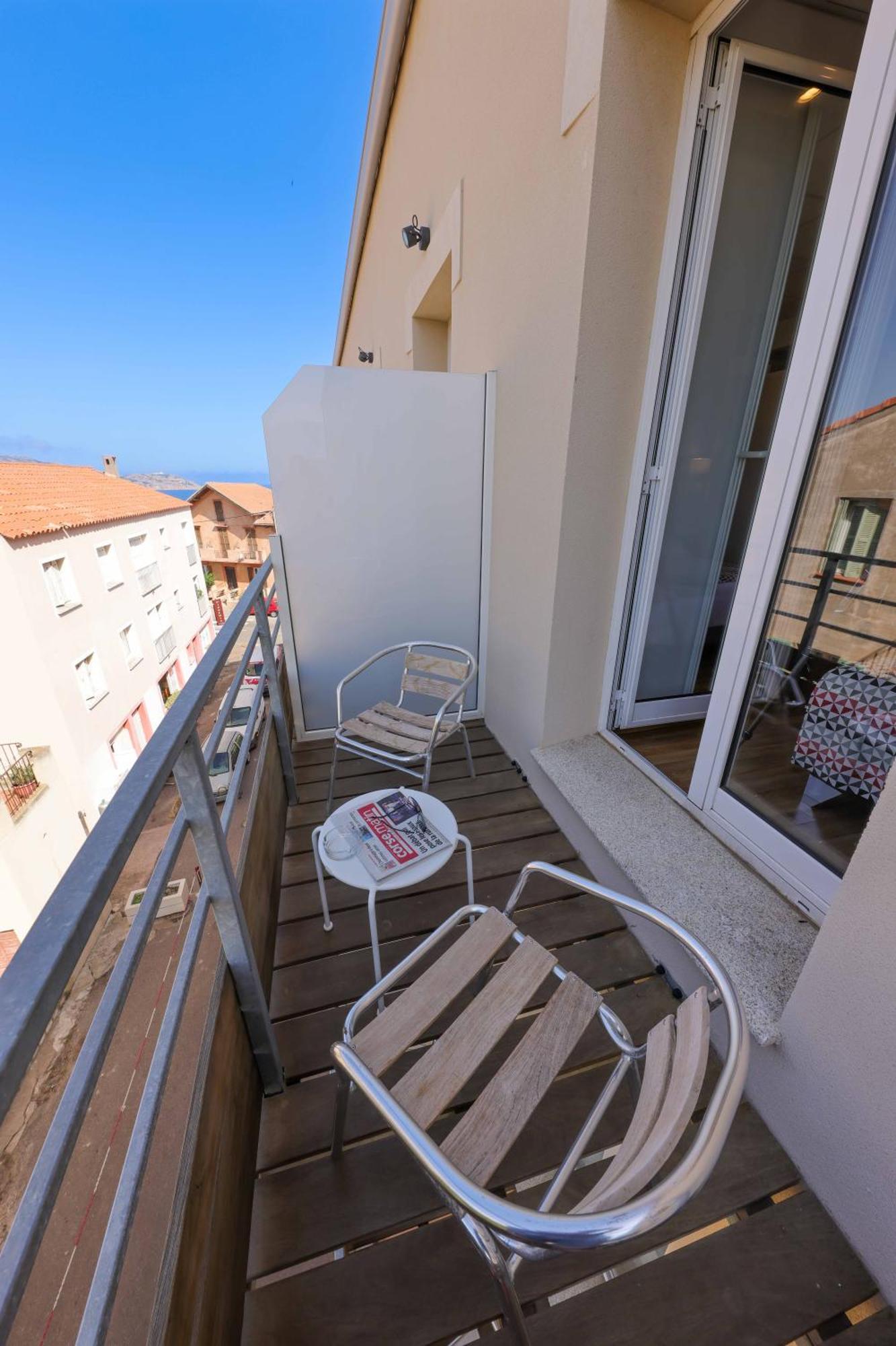 Economy Triple Room Balcony