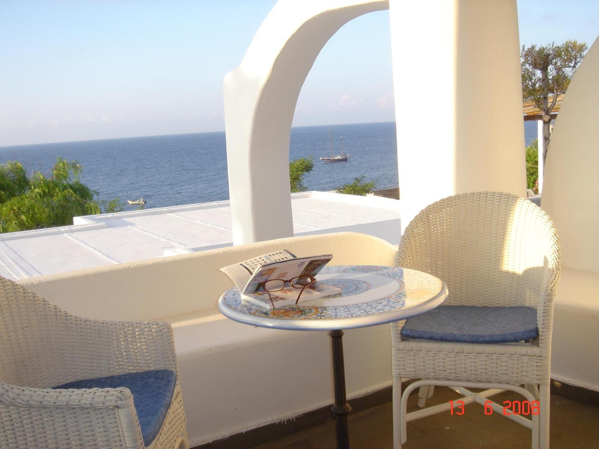 Double or Twin Room Sea View