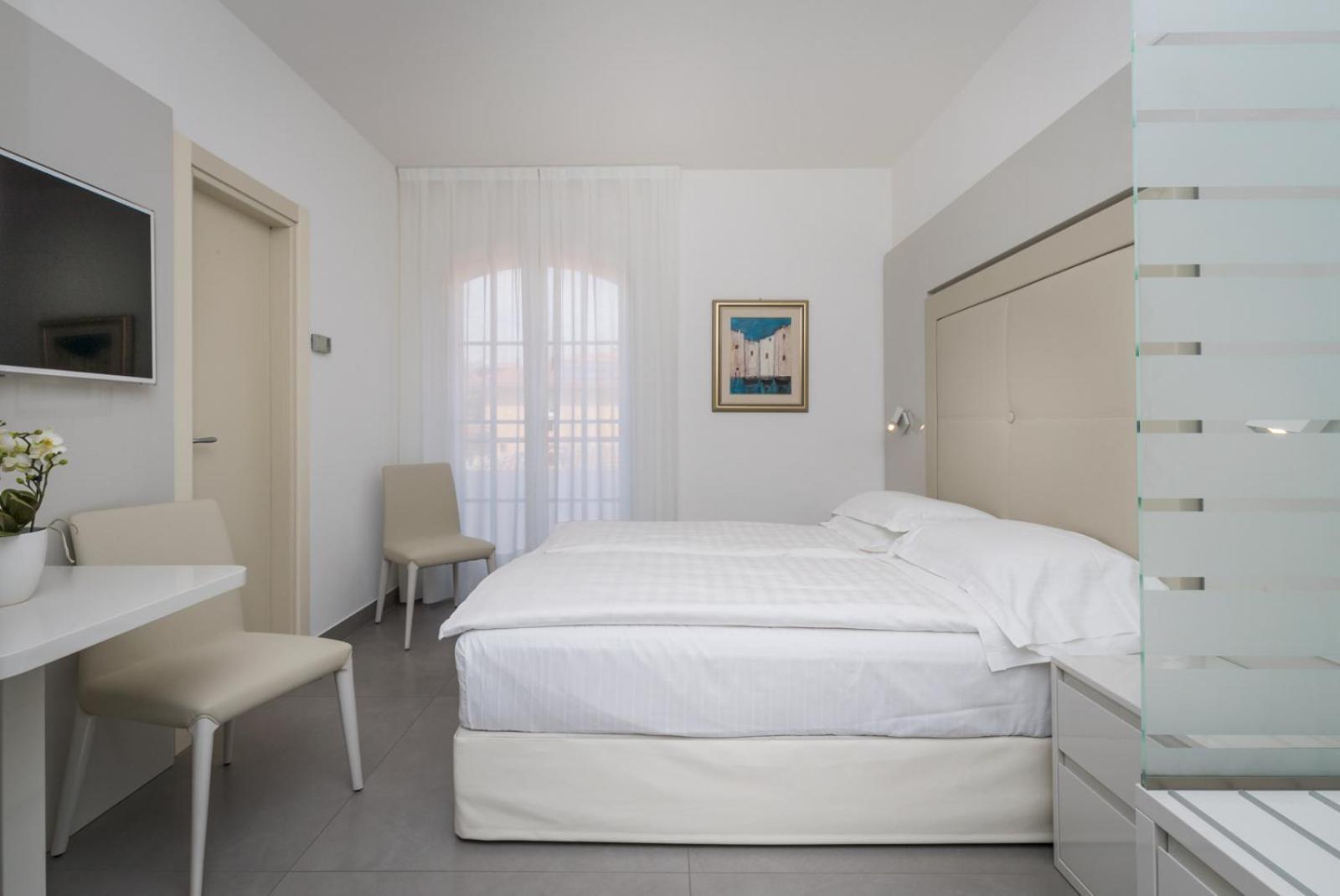 Double or Twin Room Partial Lake View