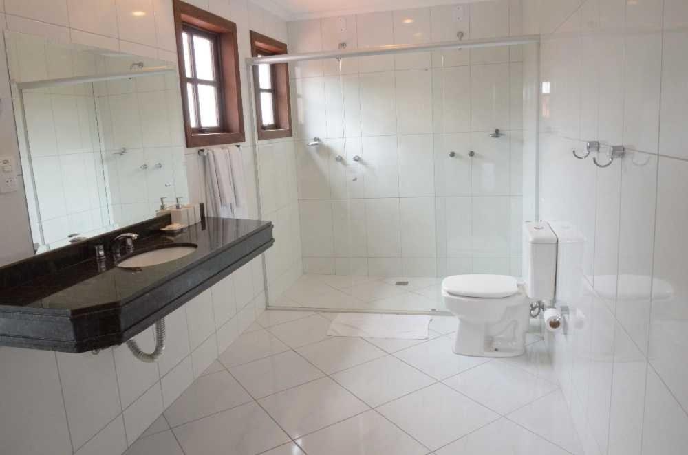 Deluxe Suite Spa Bath