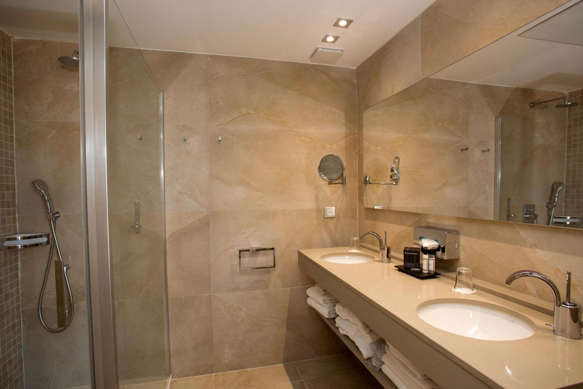 Deluxe Double or Twin Room Sea View