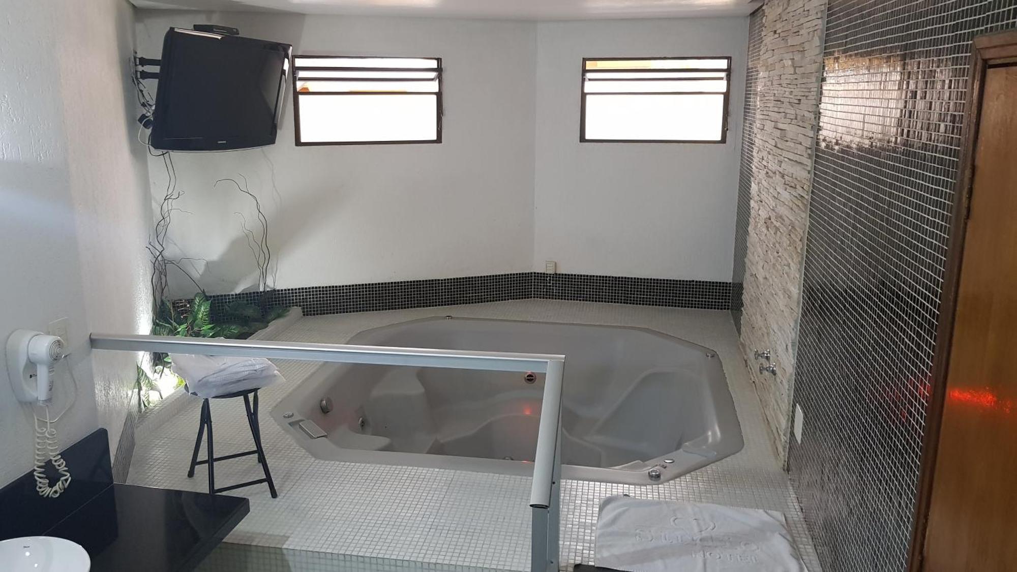 King Suite Spa Bath Sauna