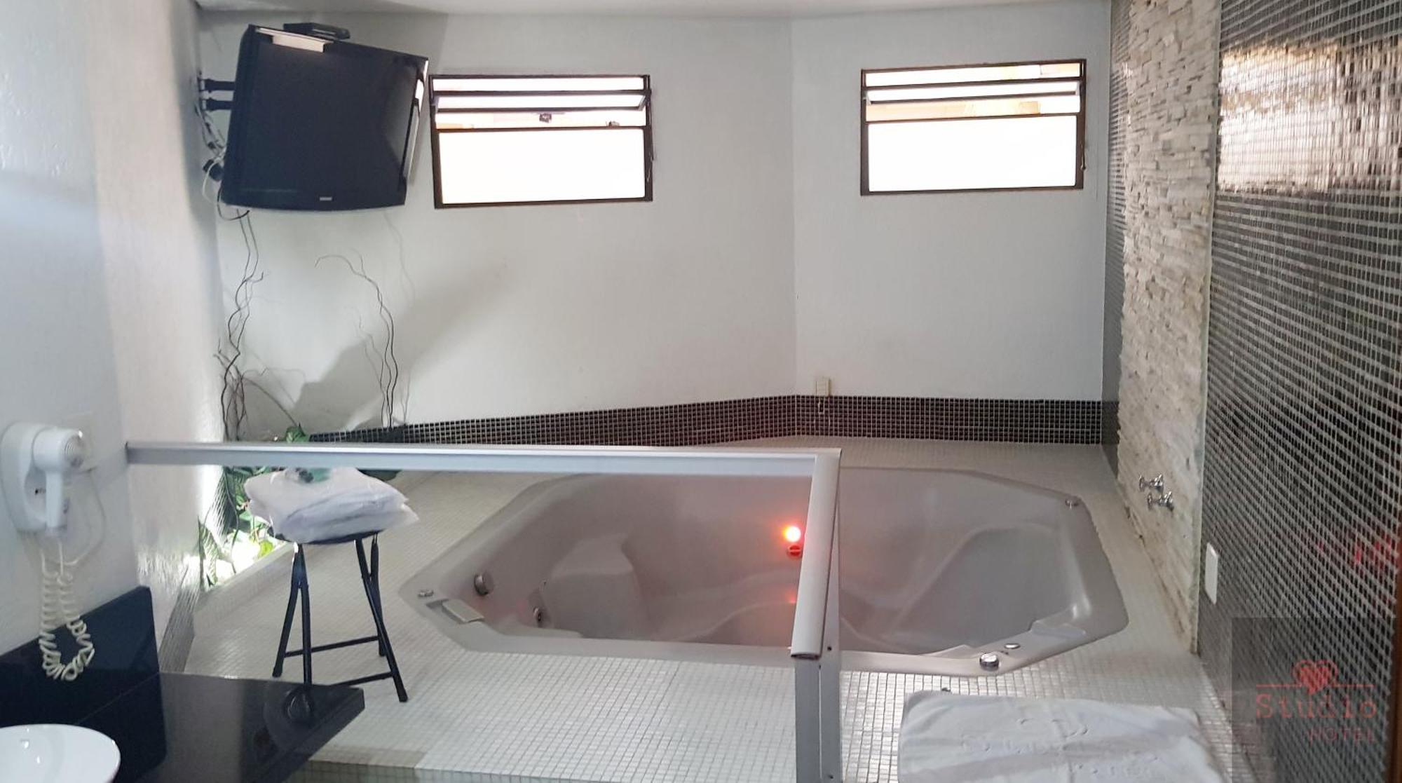 King Suite Spa Bath Sauna