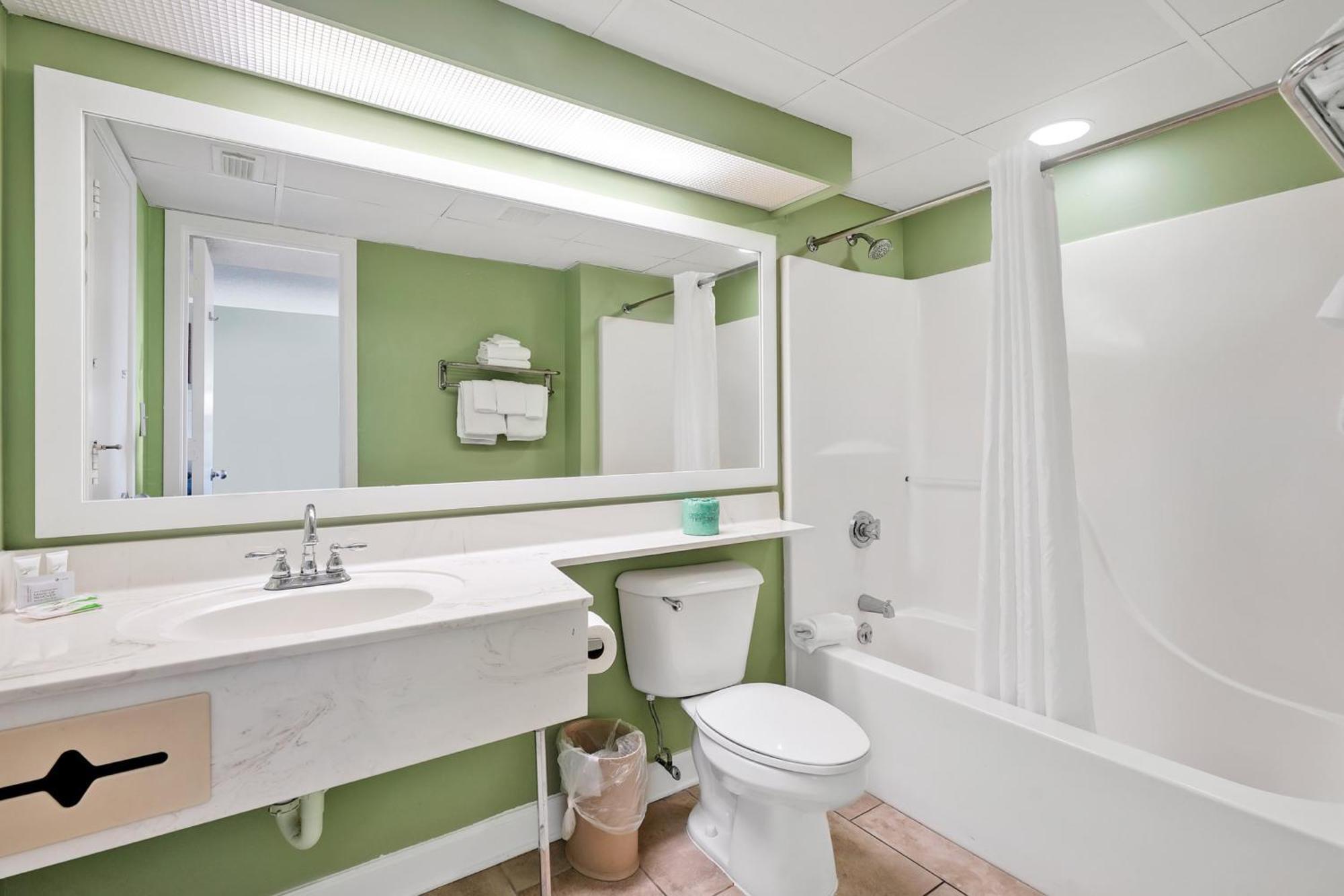 Two-Bedroom Suite,1584606007:JPEG