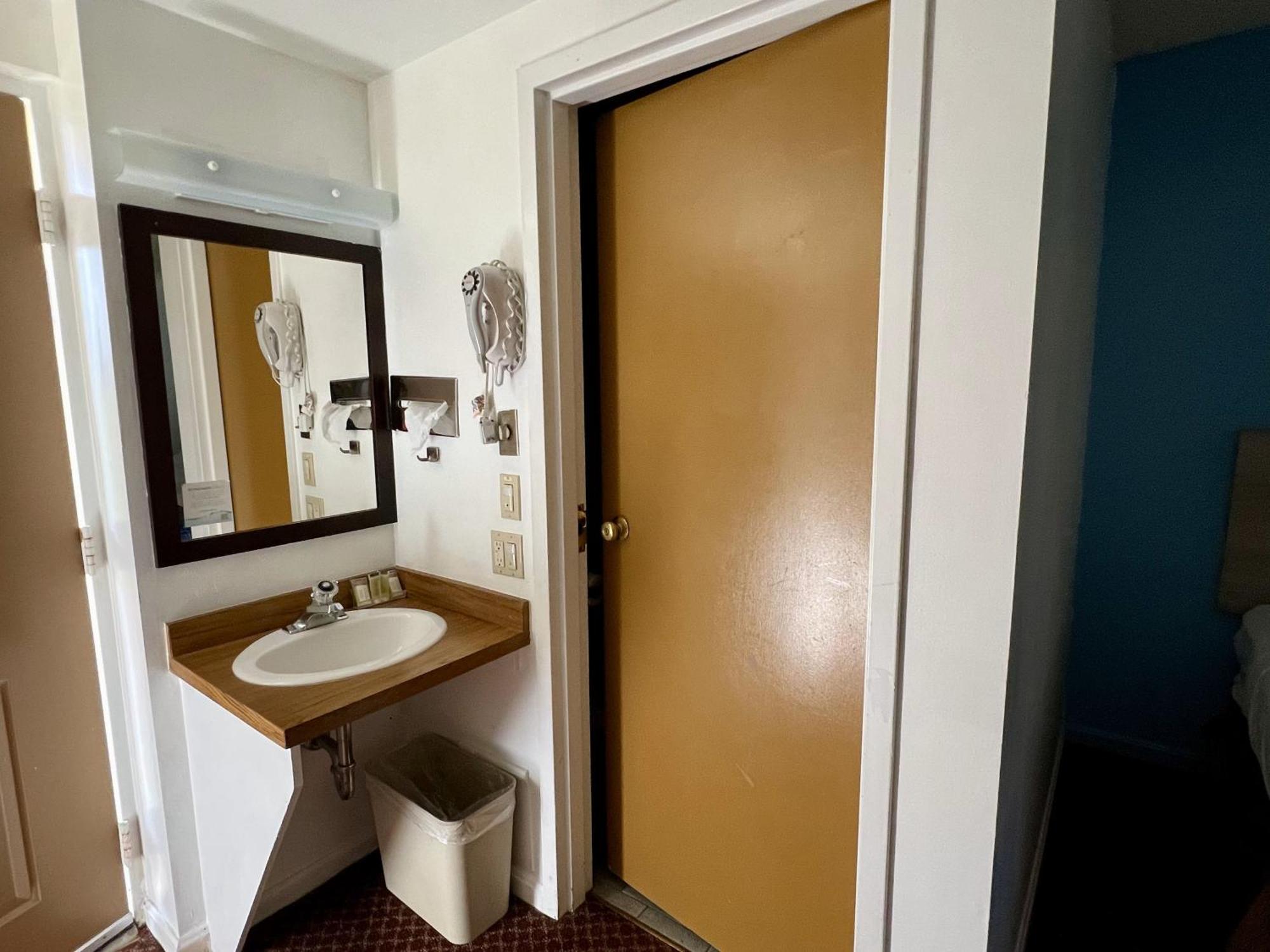 Standard Room Two Double Beds Non-Smoking